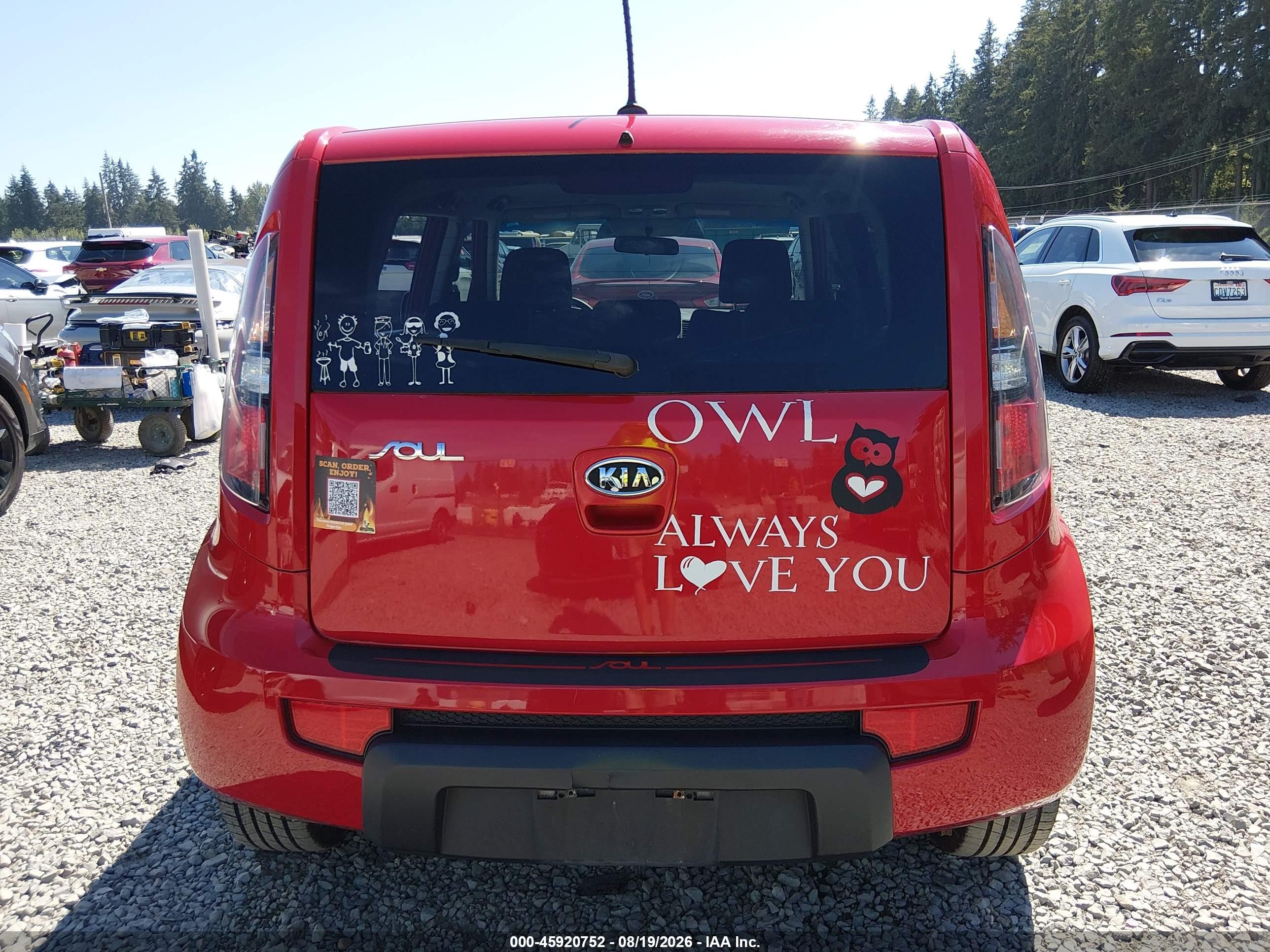 2010 Kia Soul + Red vin: KNDJT2A28A7146159