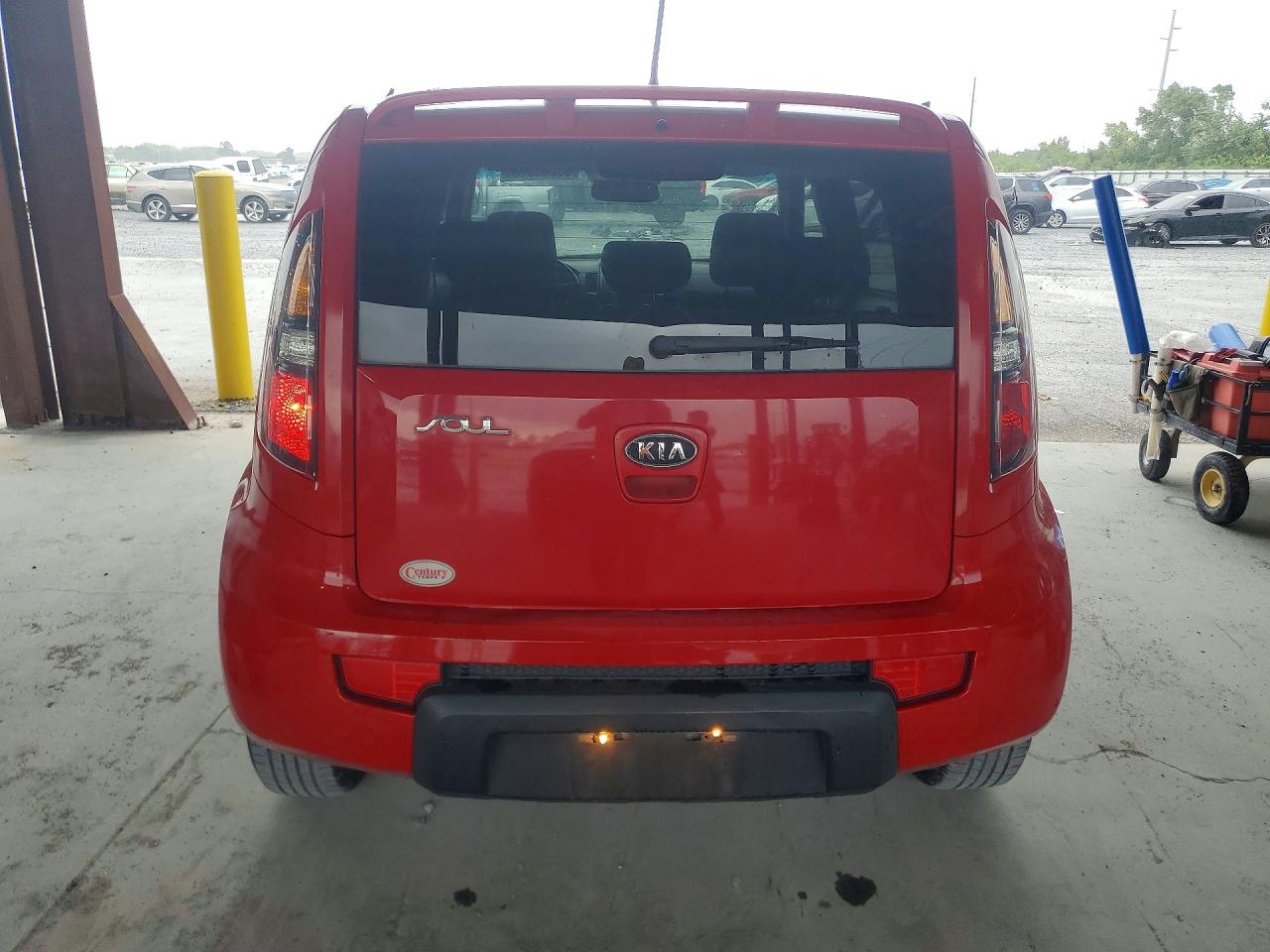 2010 Kia Soul + Red vin: KNDJT2A28A7161647