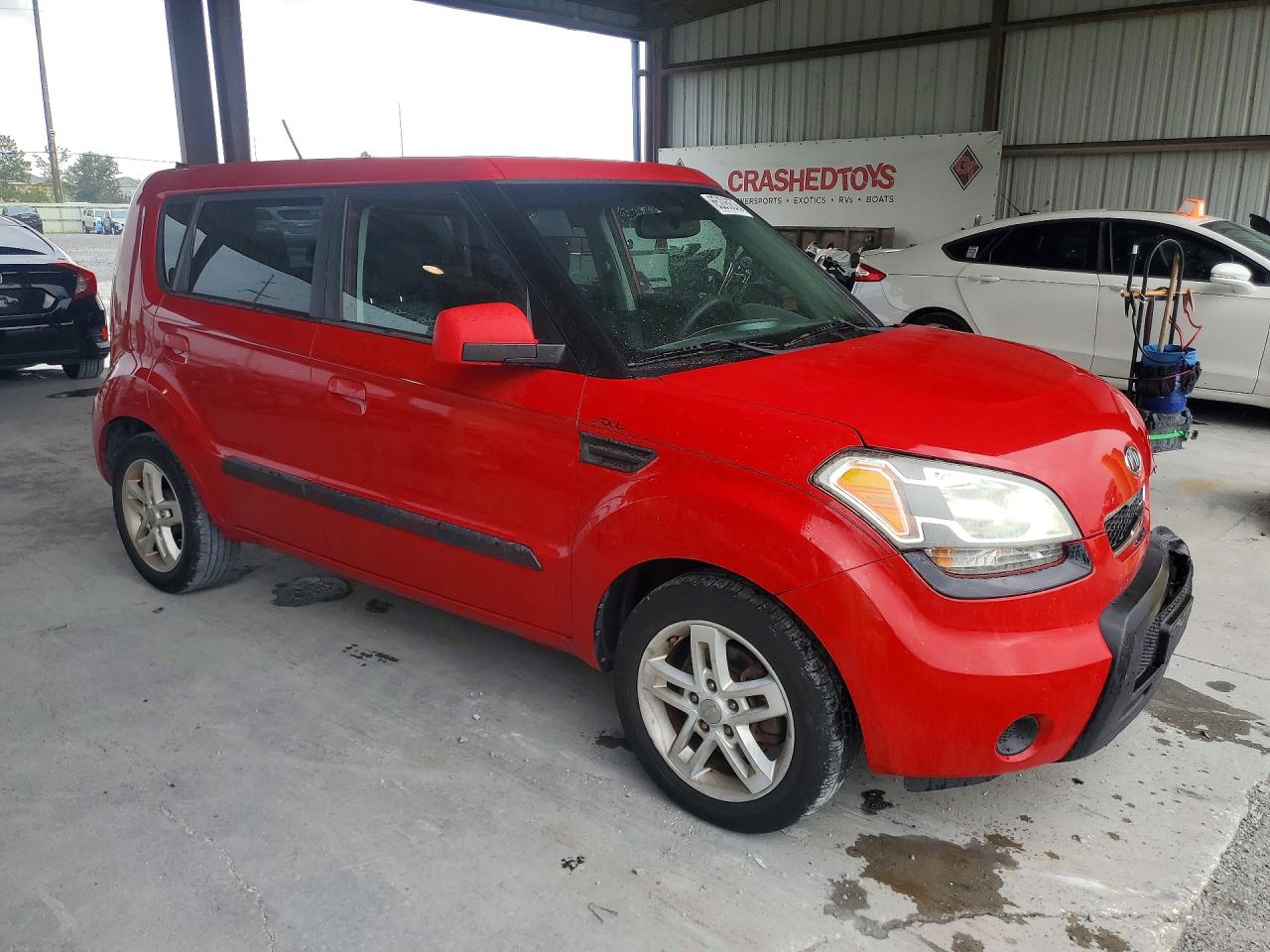 2010 Kia Soul + Red vin: KNDJT2A28A7161647