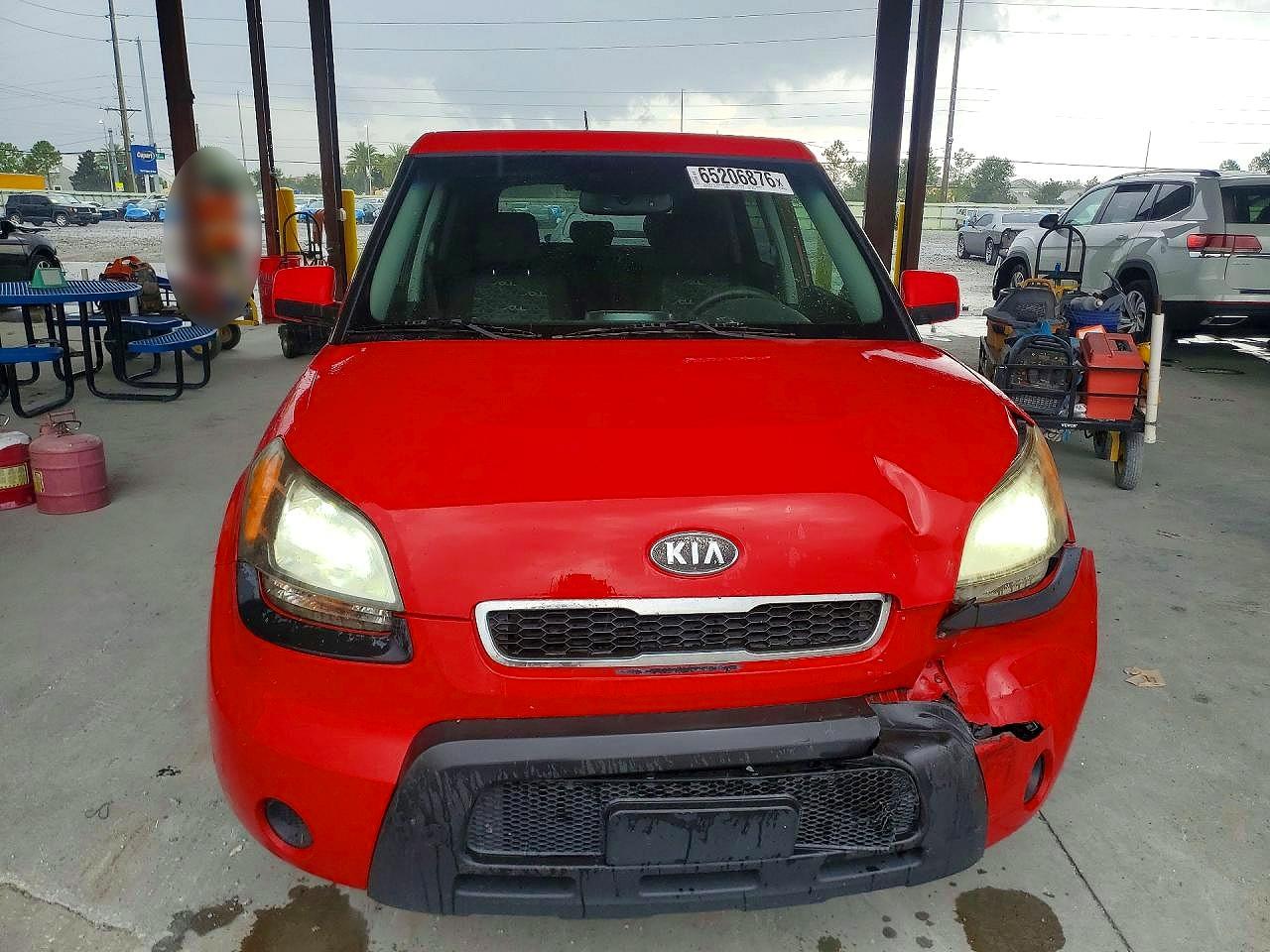 2010 Kia Soul + Red vin: KNDJT2A28A7161647