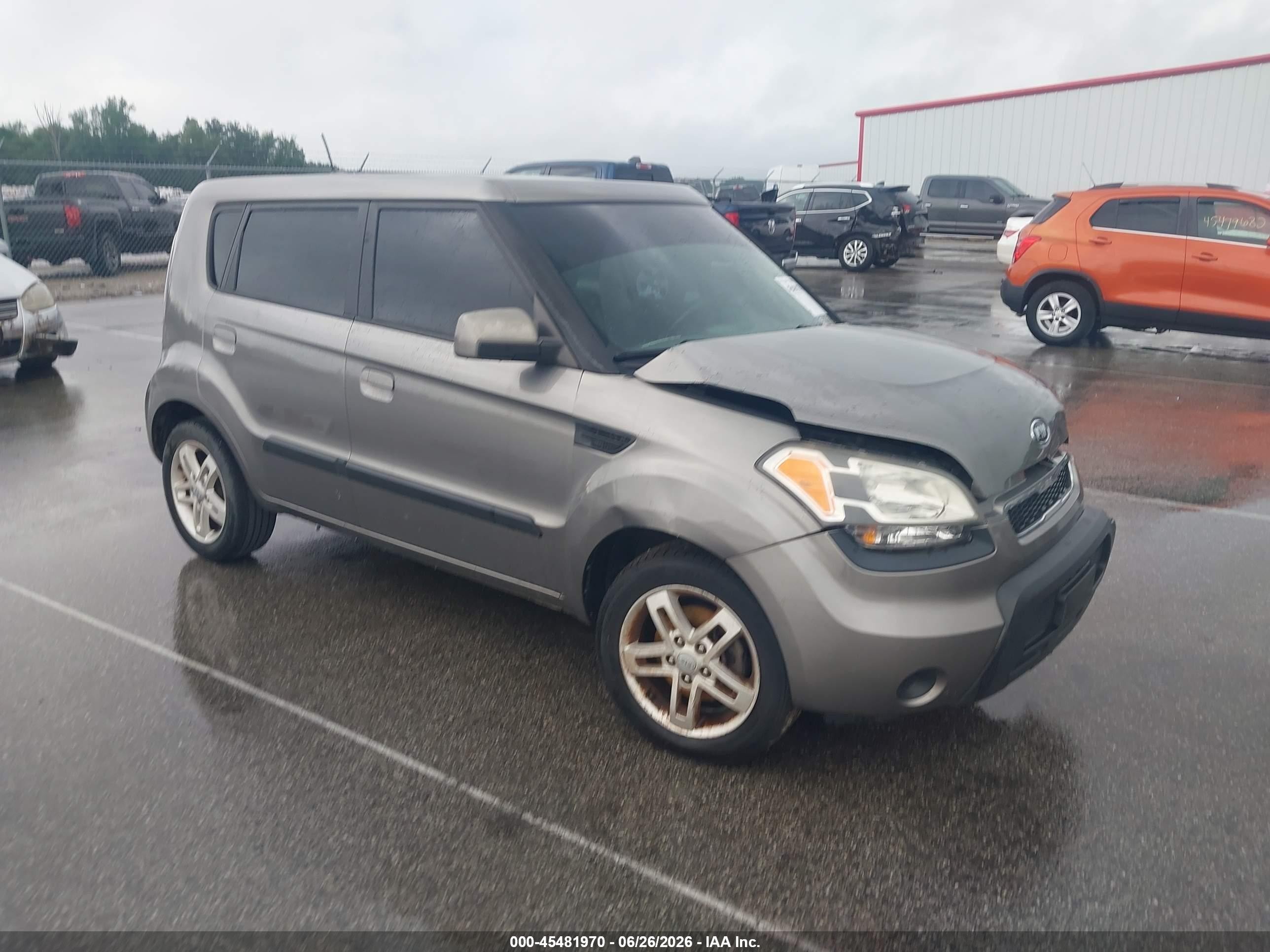 2010 Kia Soul + Gray vin: KNDJT2A28A7172339