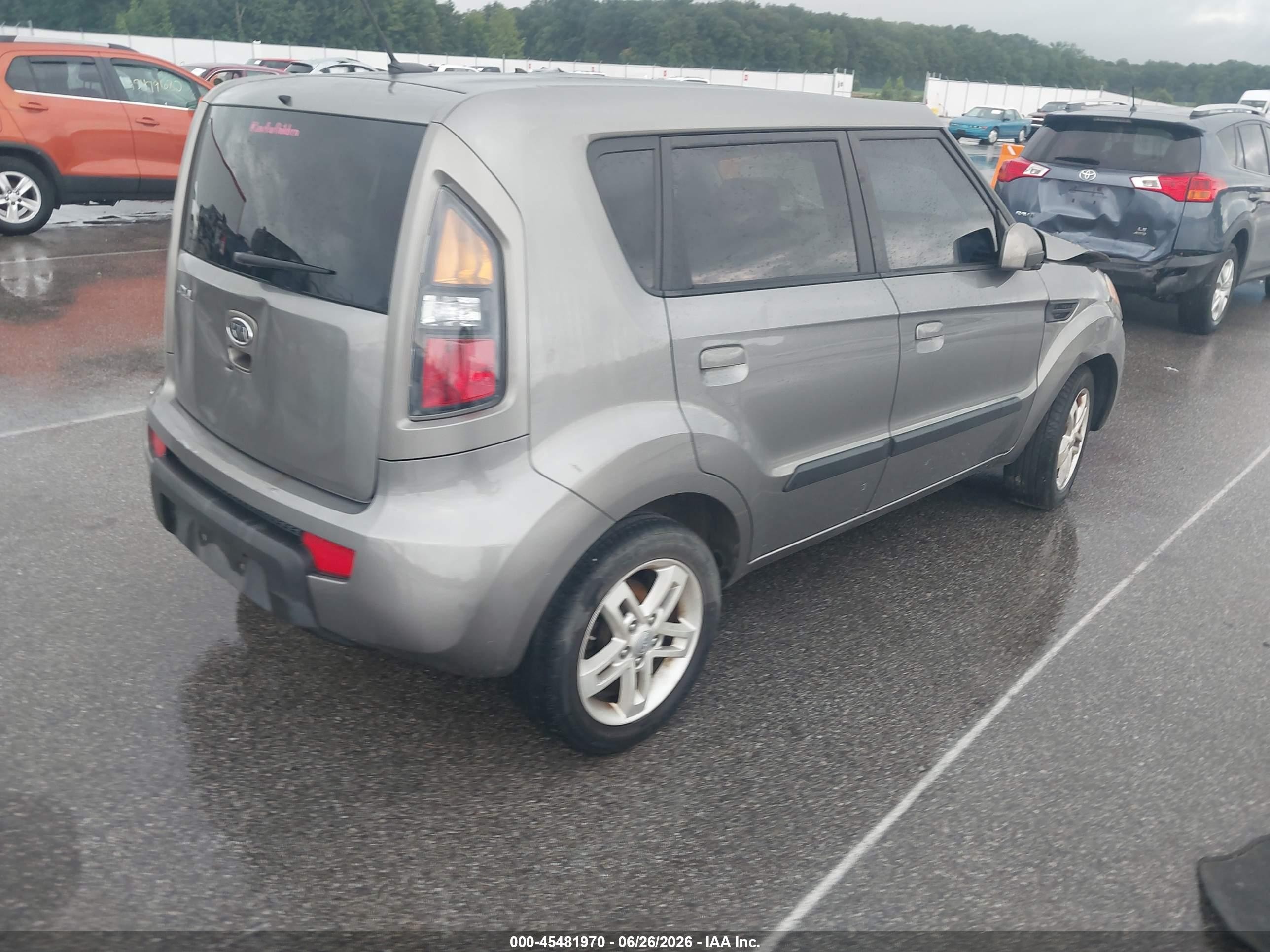 2010 Kia Soul + Gray vin: KNDJT2A28A7172339