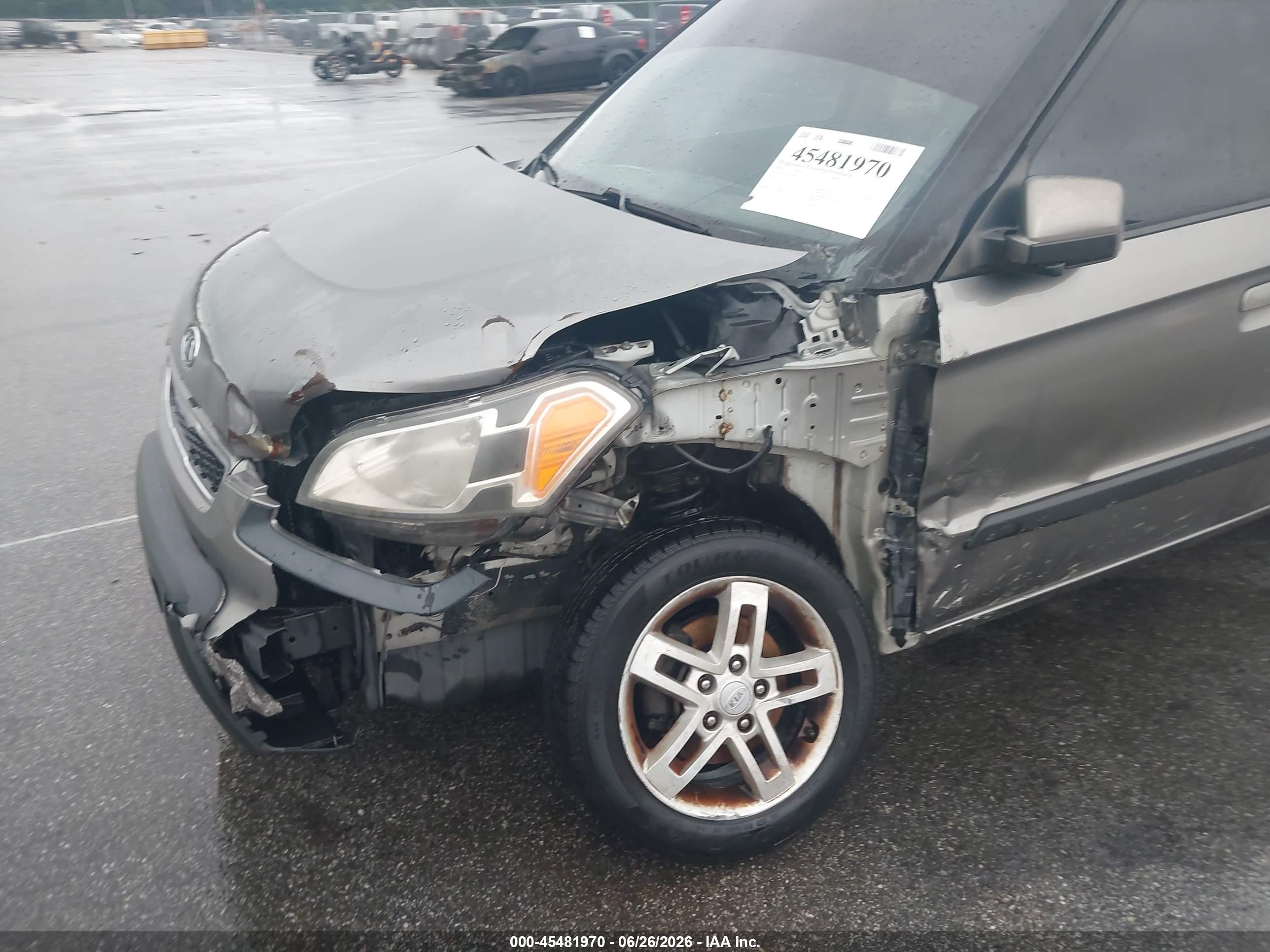 2010 Kia Soul + Gray vin: KNDJT2A28A7172339