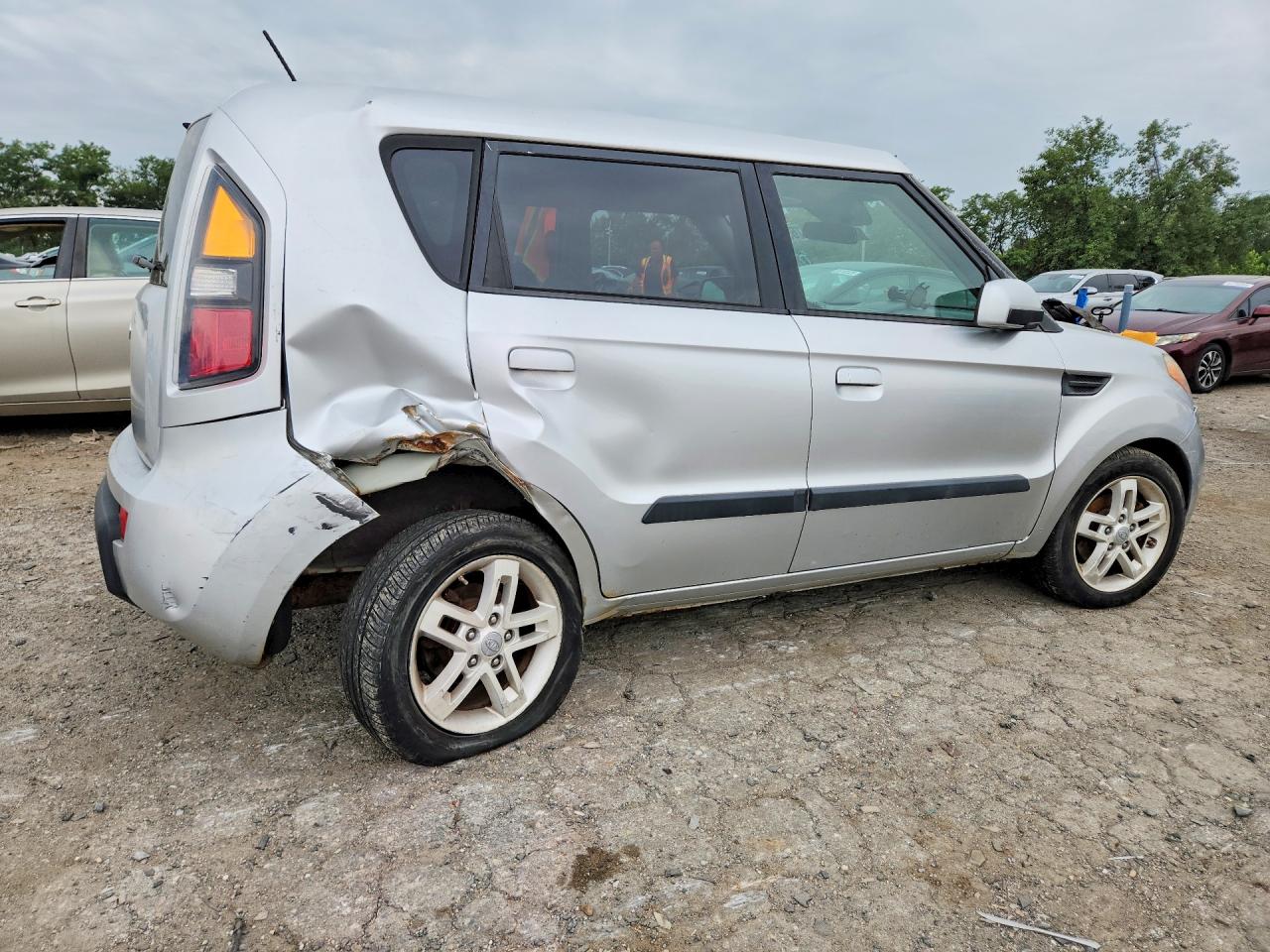 2010 Kia Soul + Silver vin: KNDJT2A28A7704270