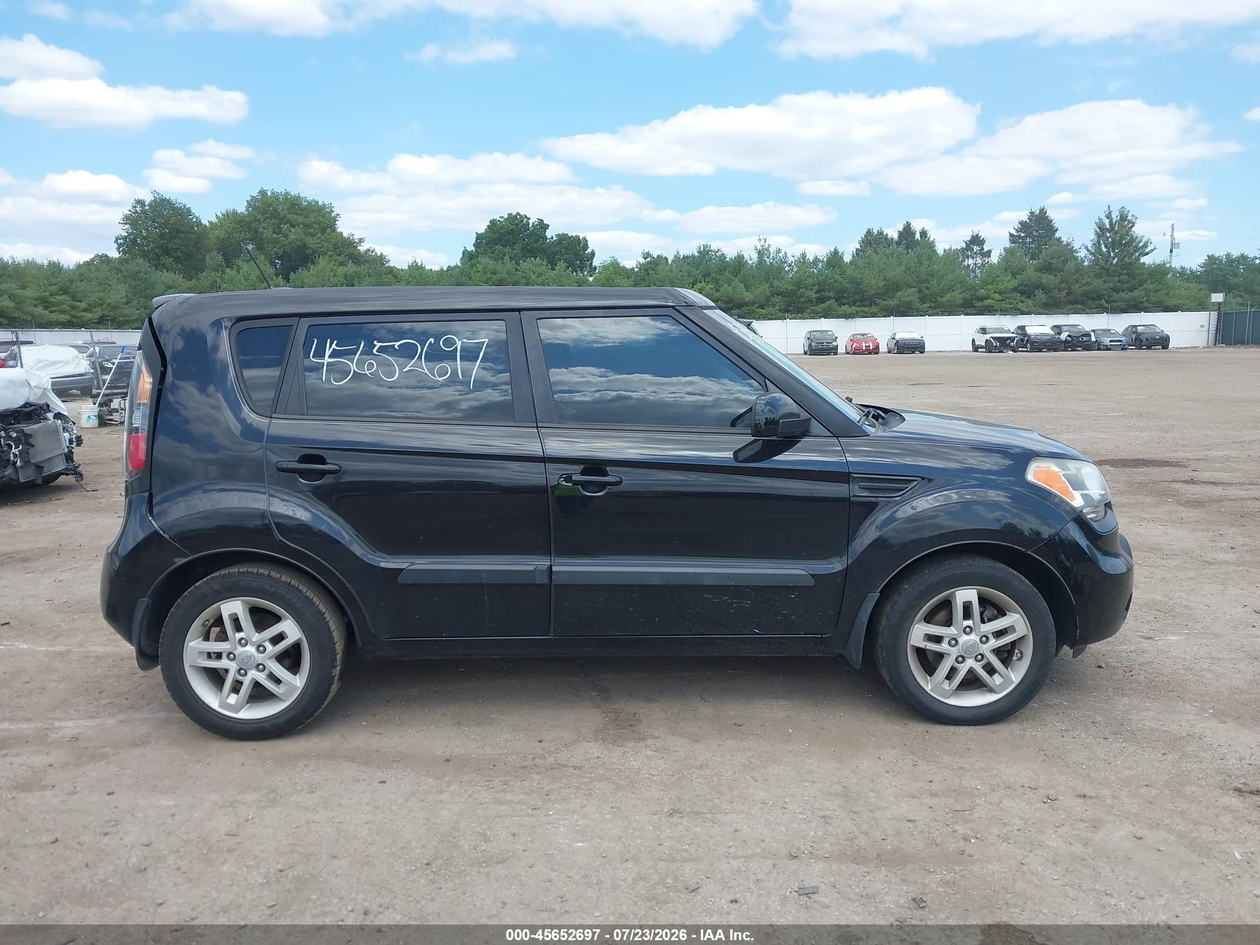 2011 Kia Soul + Черный vin: KNDJT2A28B7195430
