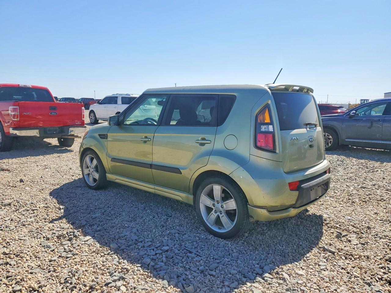 2011 Kia Soul ! Зеленый vin: KNDJT2A28B7201209