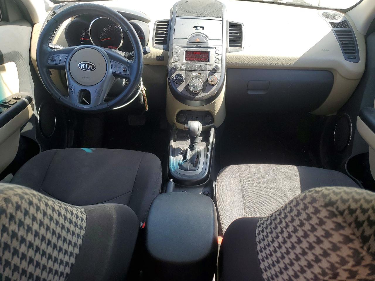 2011 Kia Soul ! Зеленый vin: KNDJT2A28B7201209
