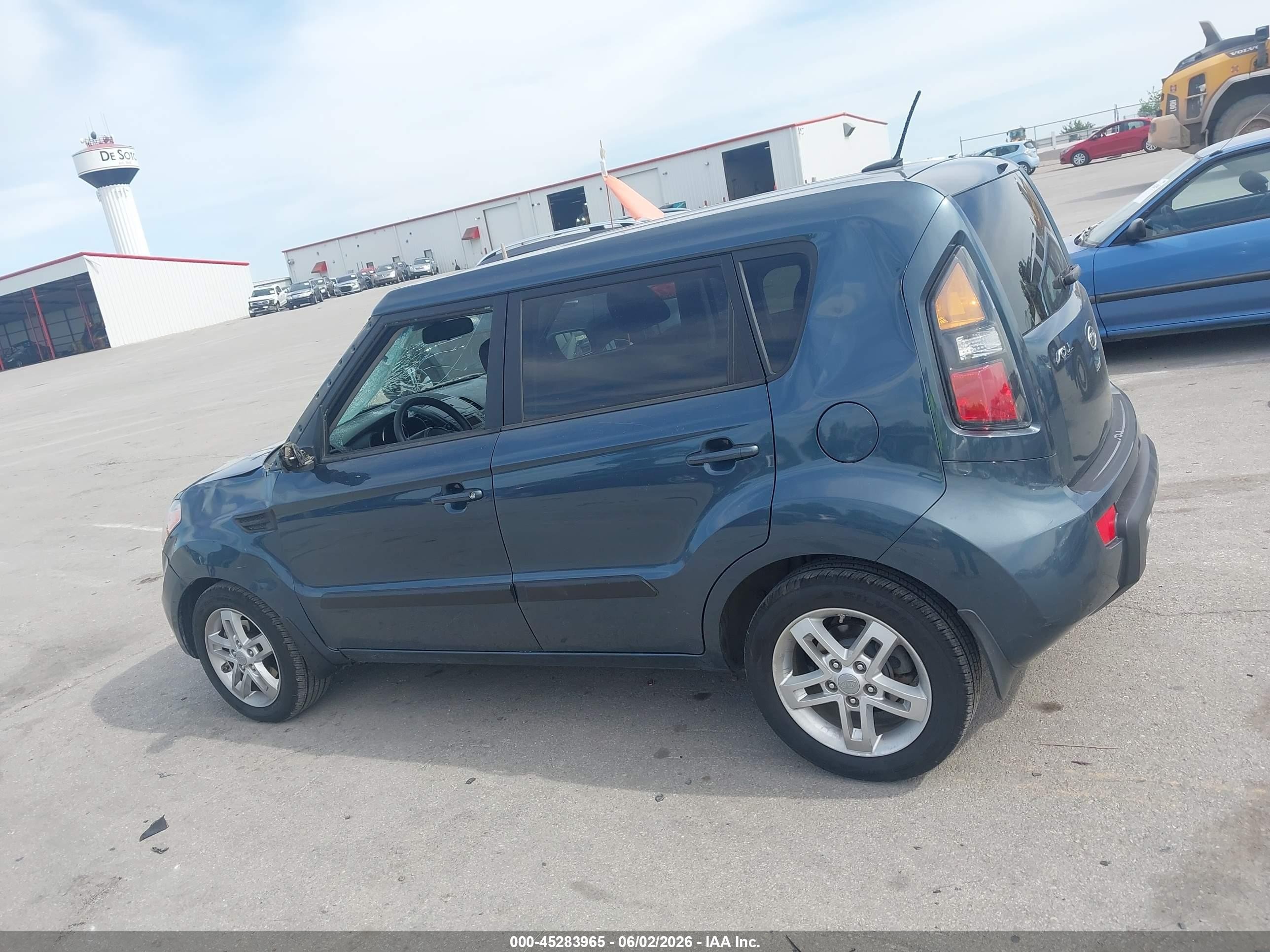 2011 Kia Soul + Синий vin: KNDJT2A28B7203655