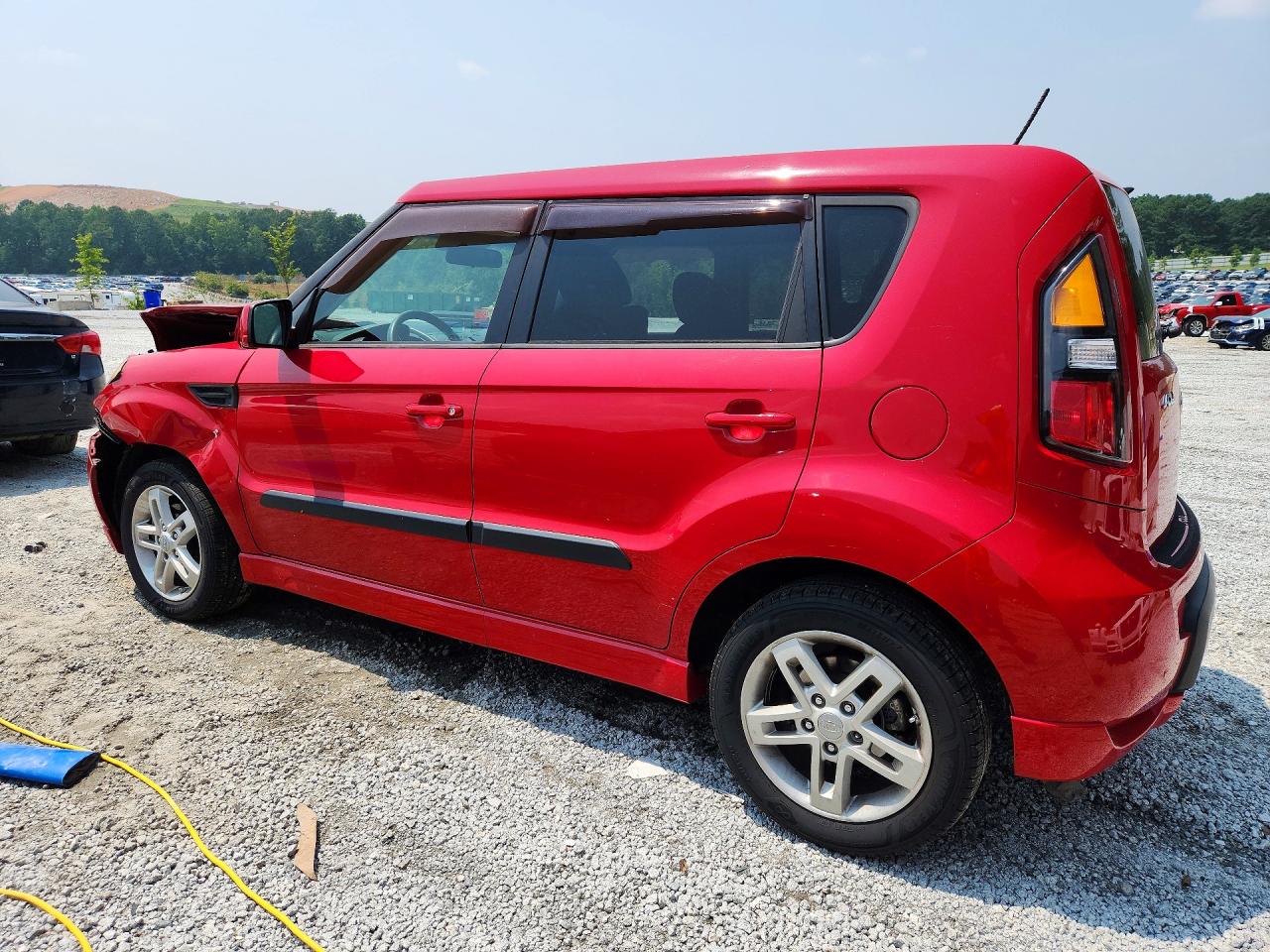 2011 Kia Soul + Red vin: KNDJT2A28B7304016