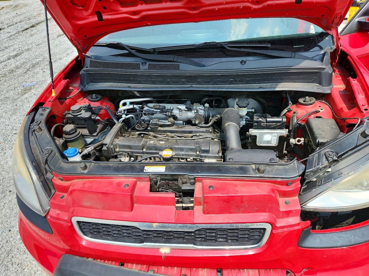 2011 Kia Soul + Red vin: KNDJT2A28B7304016