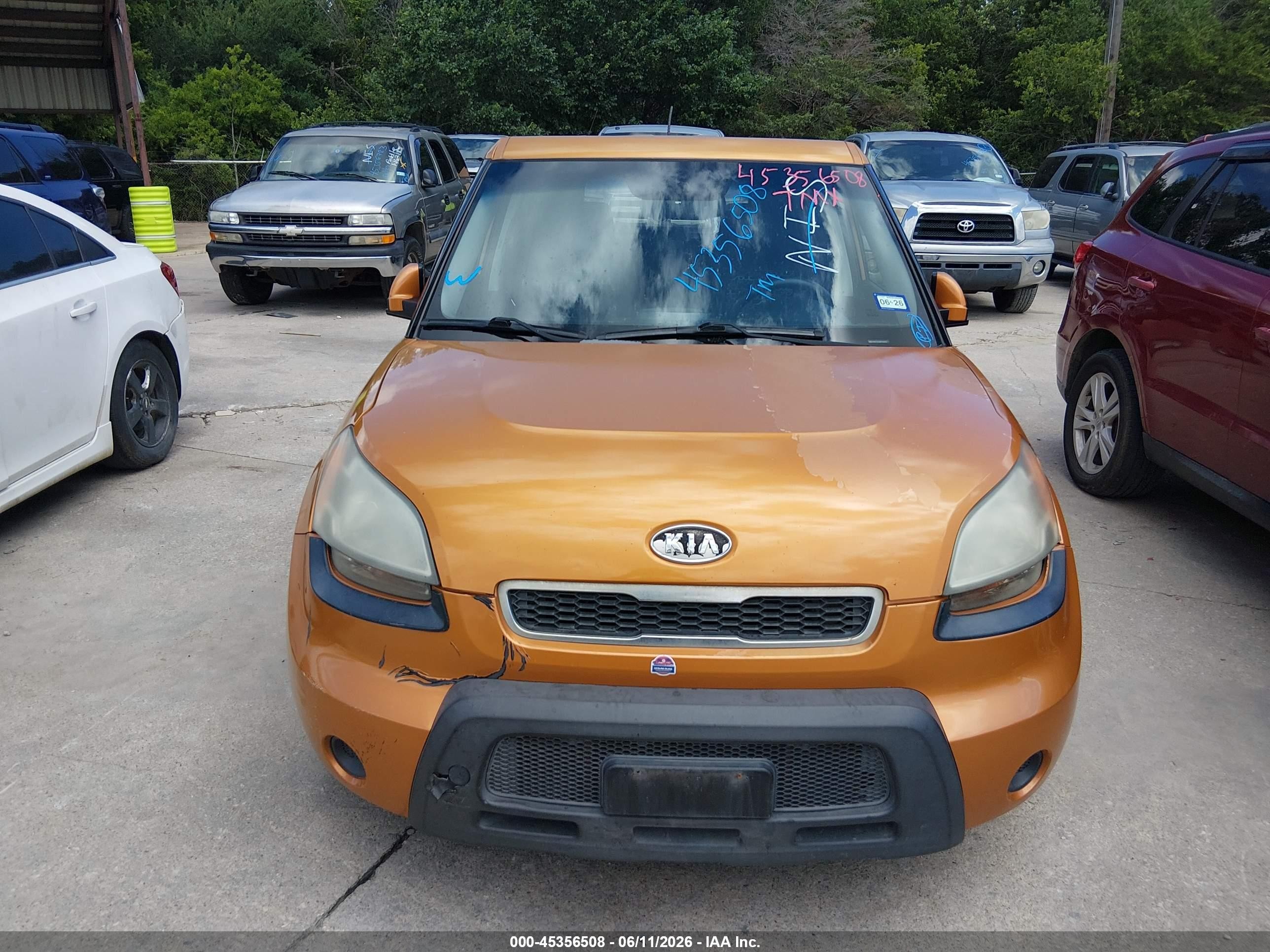 2011 Kia Soul + Orange vin: KNDJT2A28B7306073