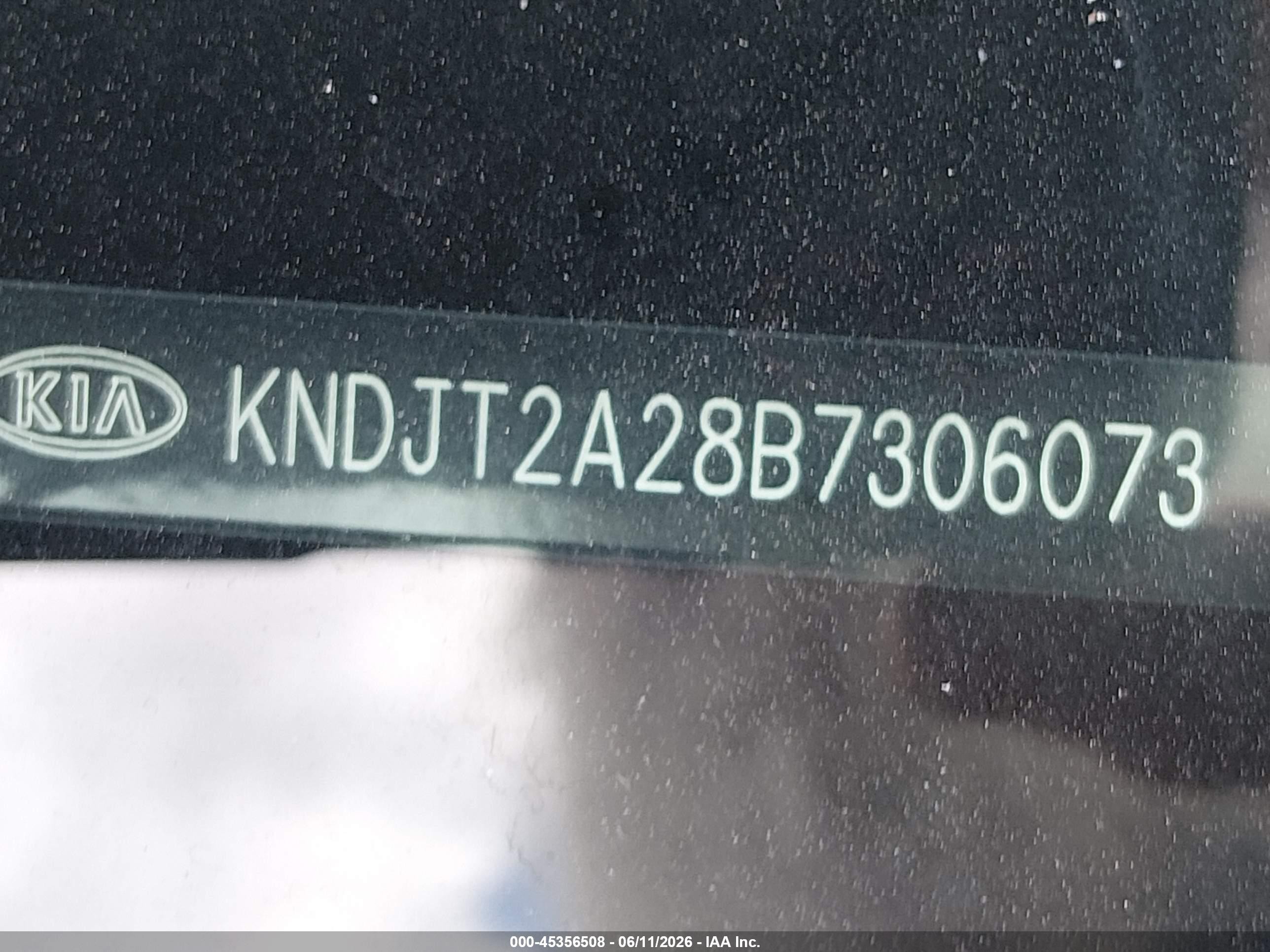 2011 Kia Soul + Orange vin: KNDJT2A28B7306073