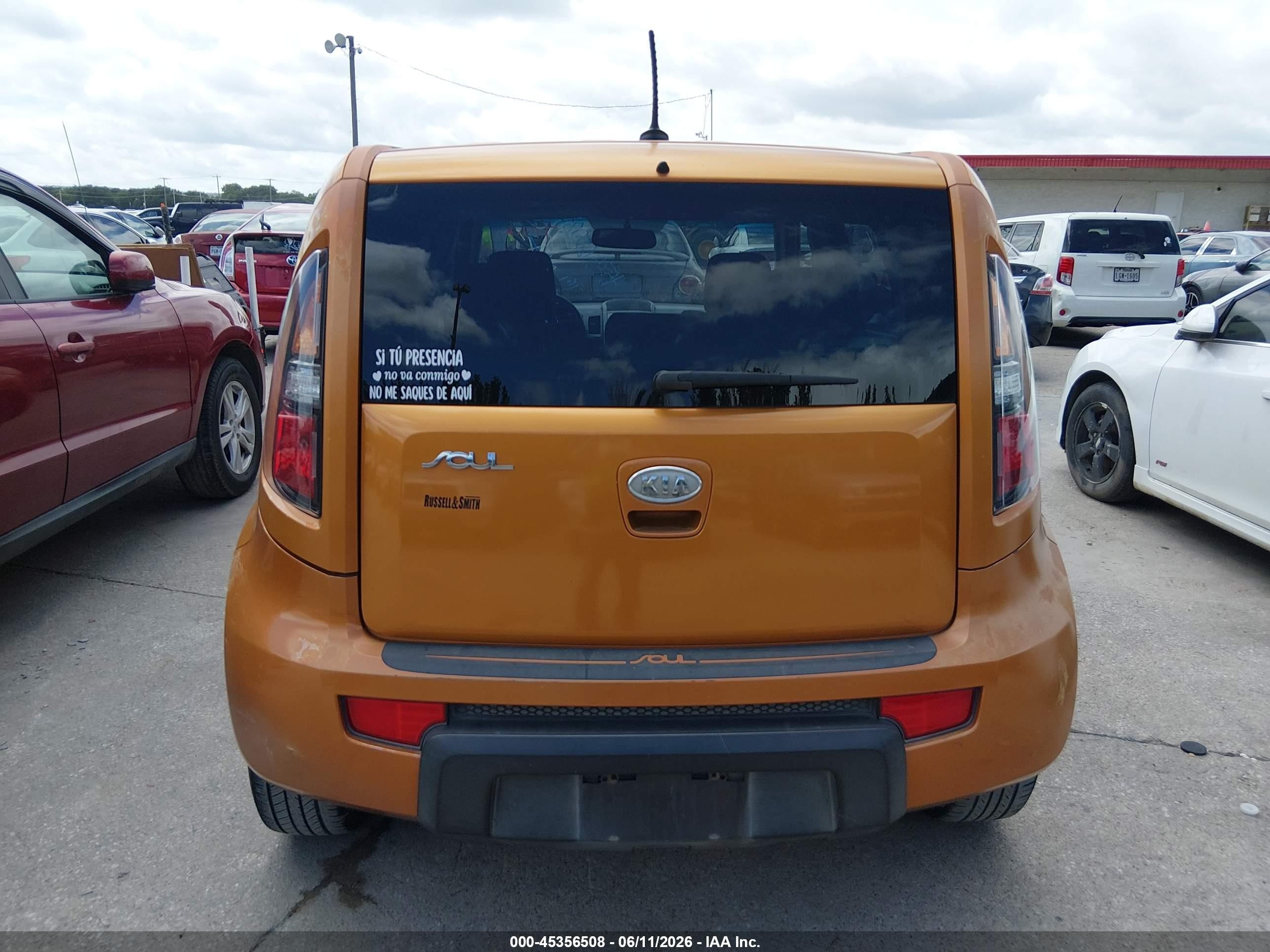 2011 Kia Soul + Orange vin: KNDJT2A28B7306073