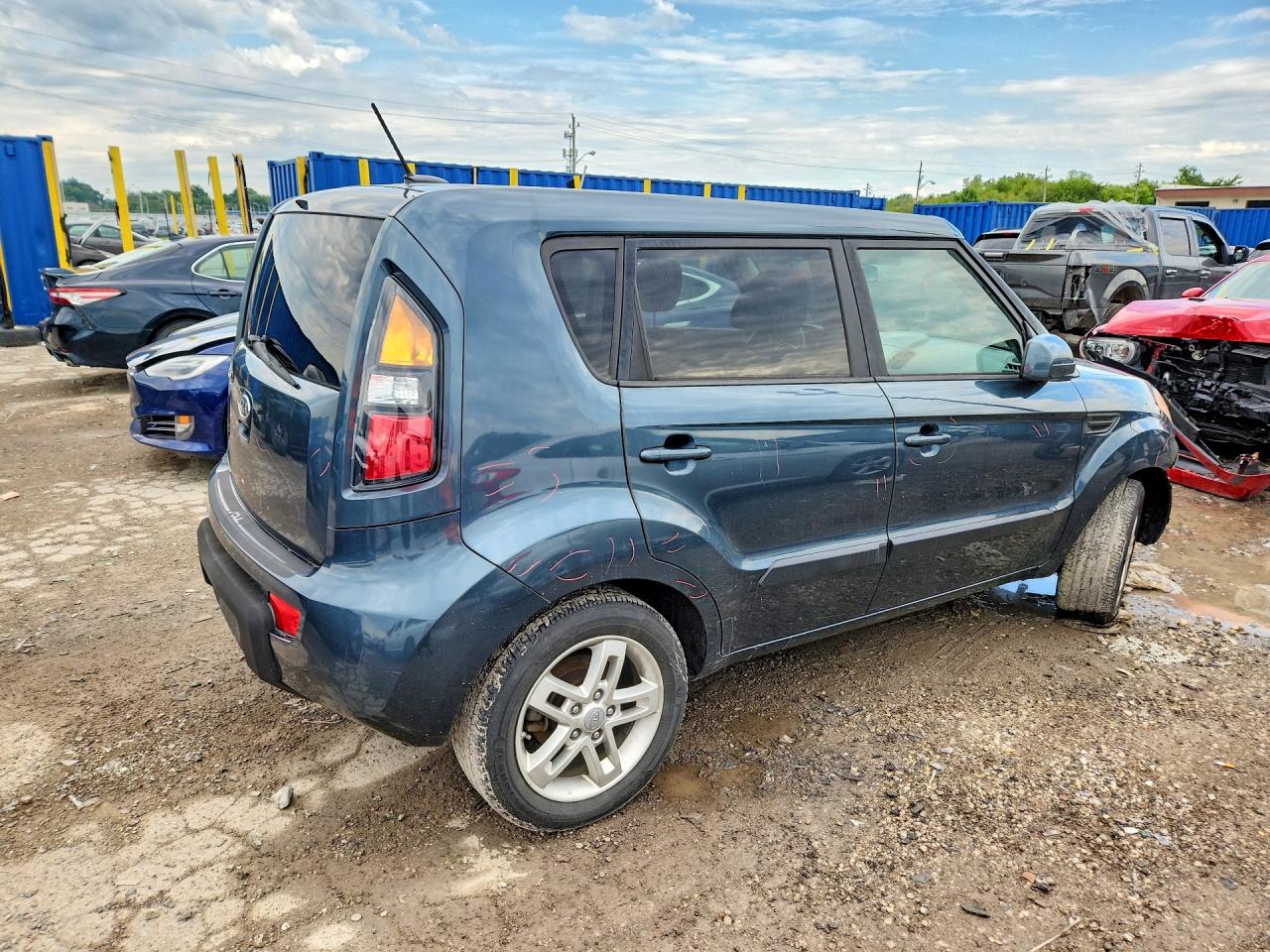 2011 Kia Soul + Gray vin: KNDJT2A28B7313637