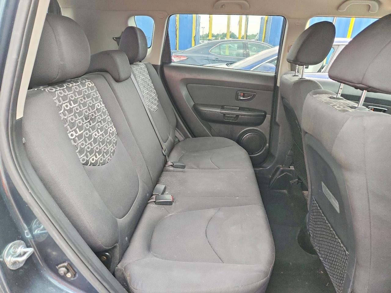 2011 Kia Soul + Gray vin: KNDJT2A28B7313637