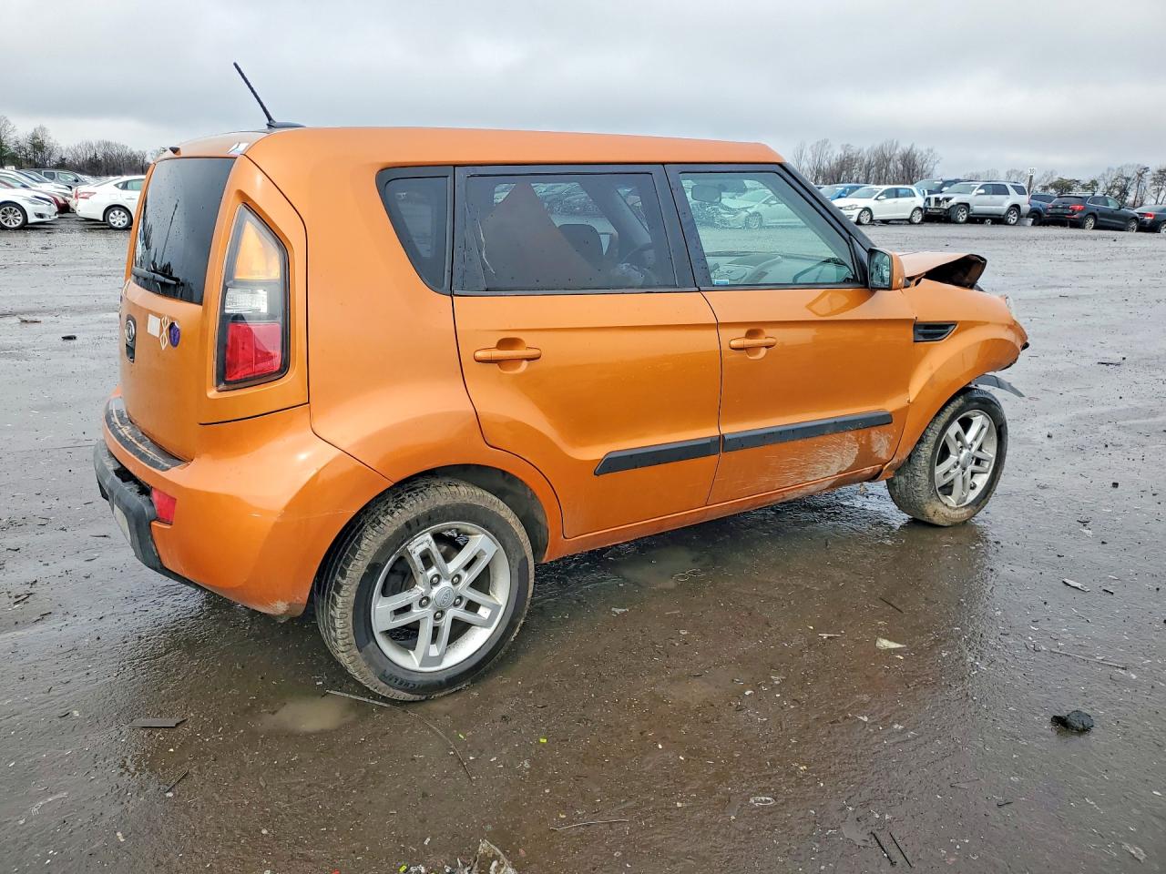 2011 Kia Soul + Orange vin: KNDJT2A28B7316957