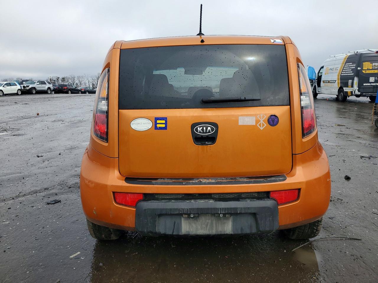 2011 Kia Soul + Orange vin: KNDJT2A28B7316957