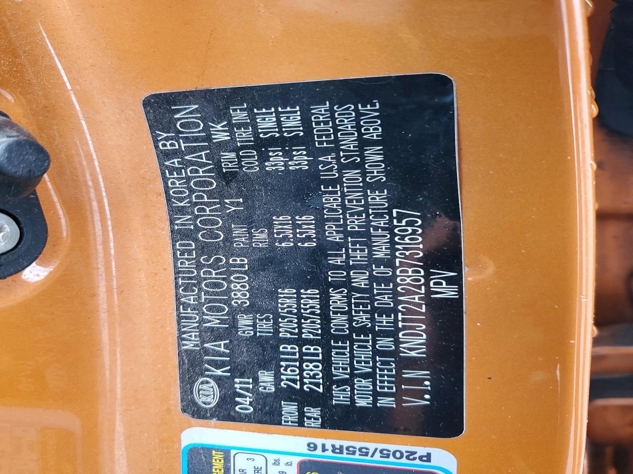 2011 Kia Soul + Orange vin: KNDJT2A28B7316957