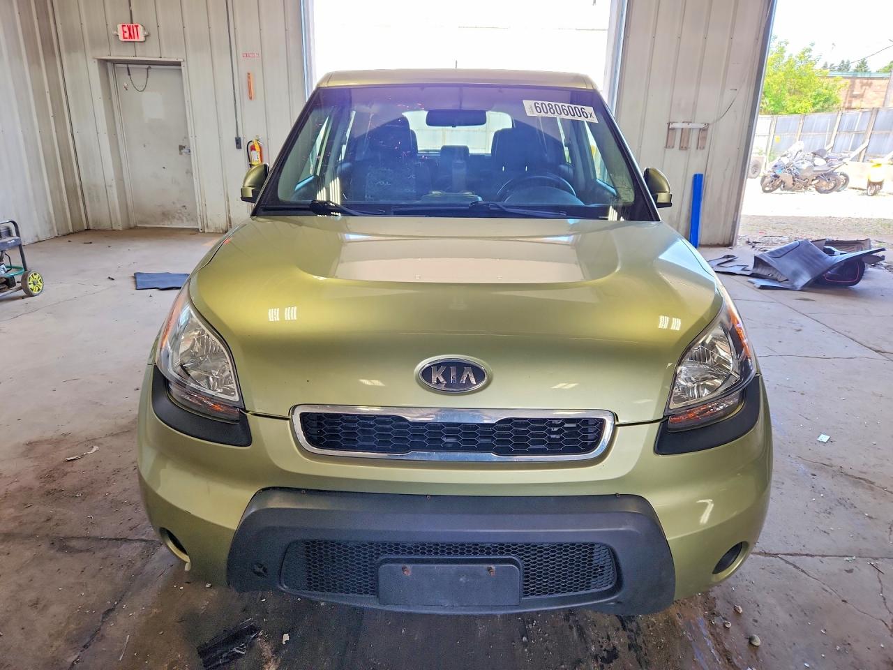 2011 Kia Soul + Green vin: KNDJT2A28B7320815