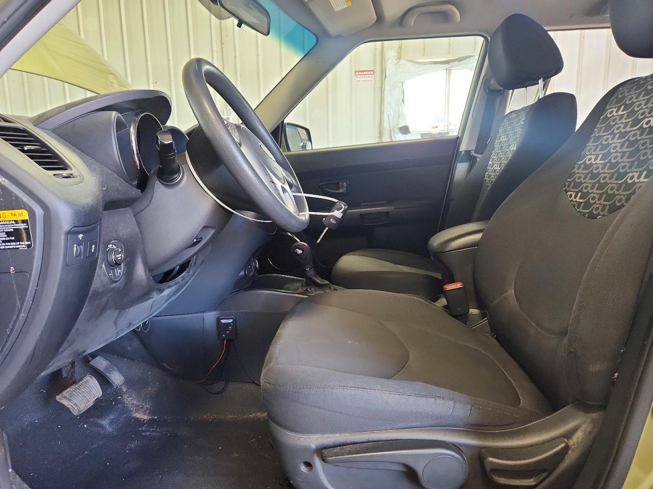 2011 Kia Soul + Green vin: KNDJT2A28B7320815