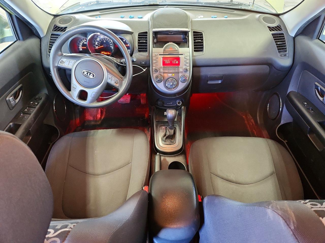2011 Kia Soul + Green vin: KNDJT2A28B7320815