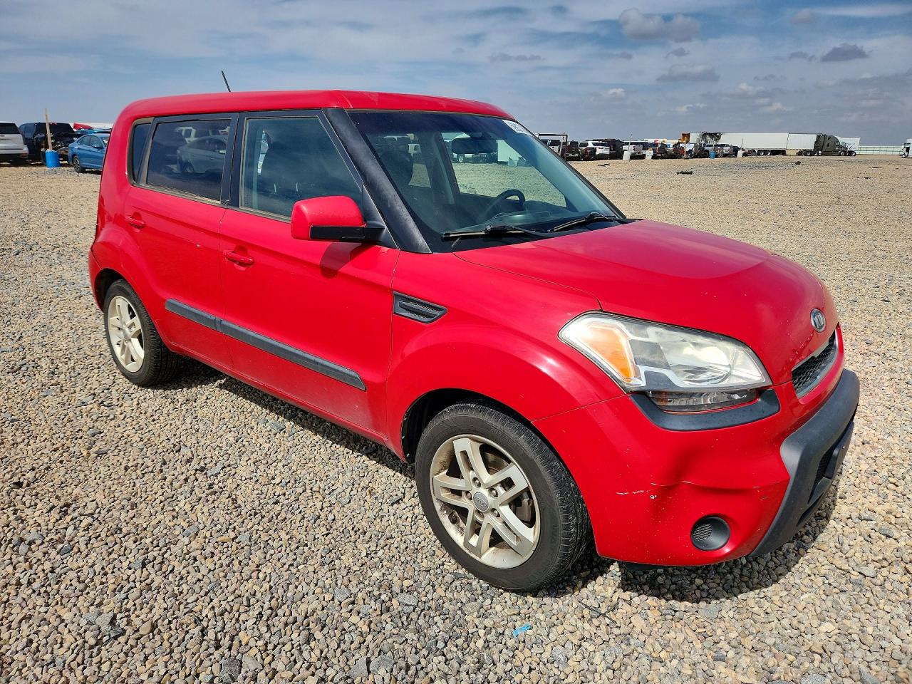 2011 Kia Soul + Red vin: KNDJT2A28B7331944