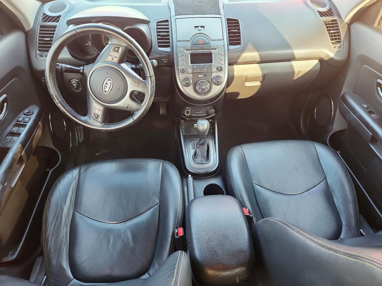 2011 Kia Soul + Красный vin: KNDJT2A28B7347108