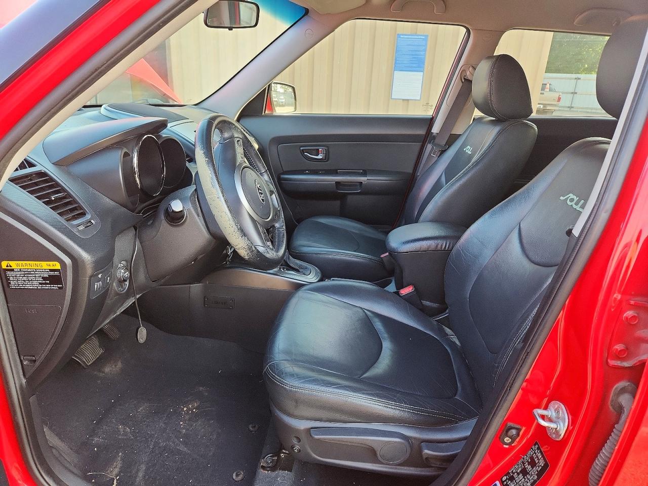 2011 Kia Soul + Красный vin: KNDJT2A28B7347108