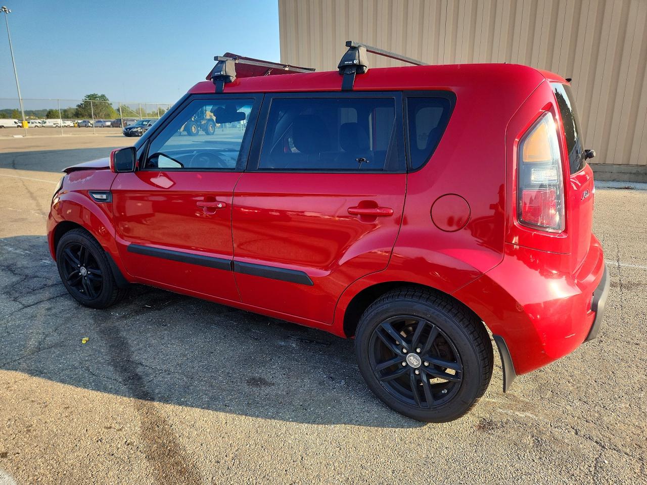 2011 Kia Soul + Красный vin: KNDJT2A28B7347108