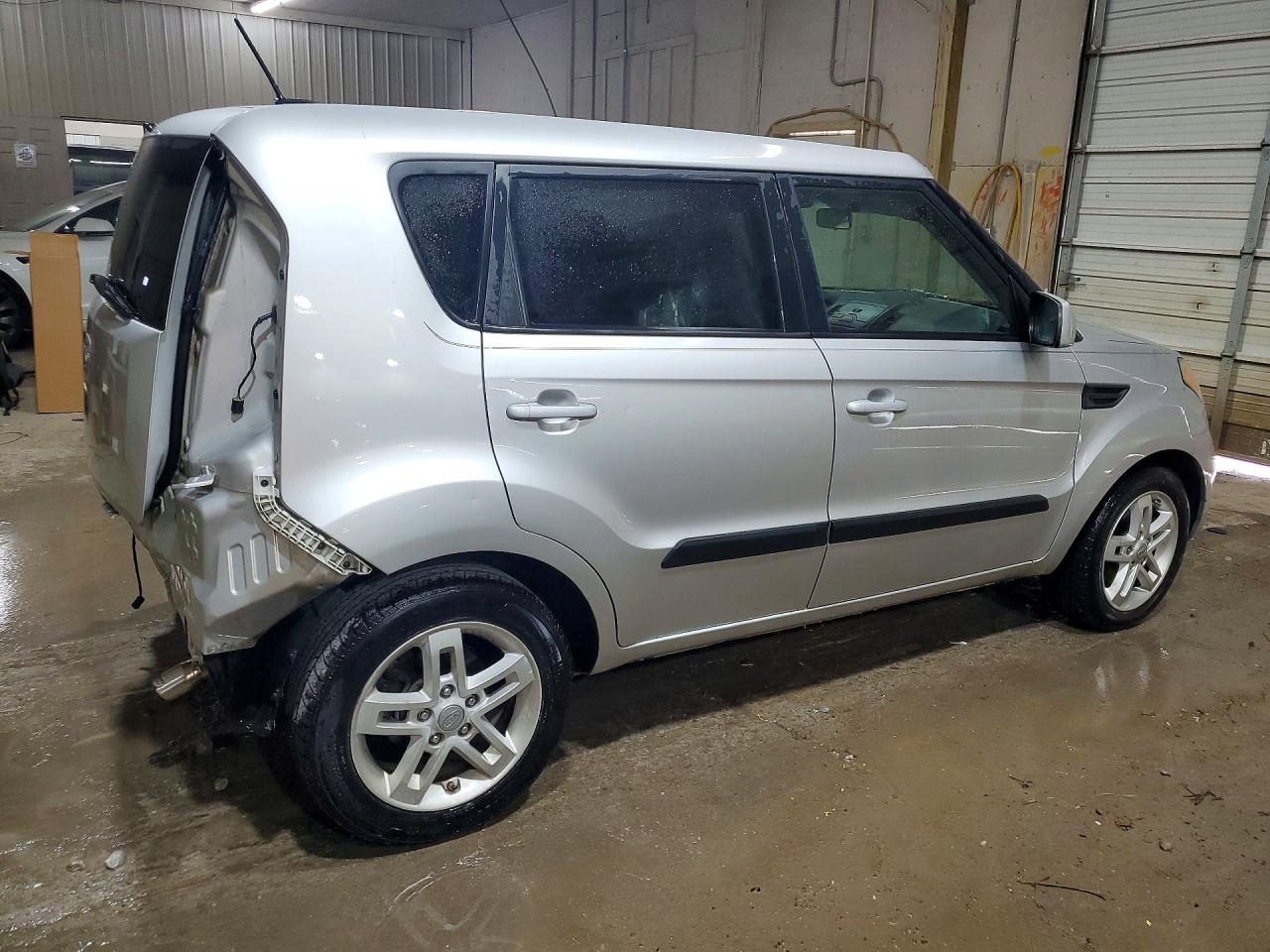 2011 Kia Soul + Silver vin: KNDJT2A28B7717019