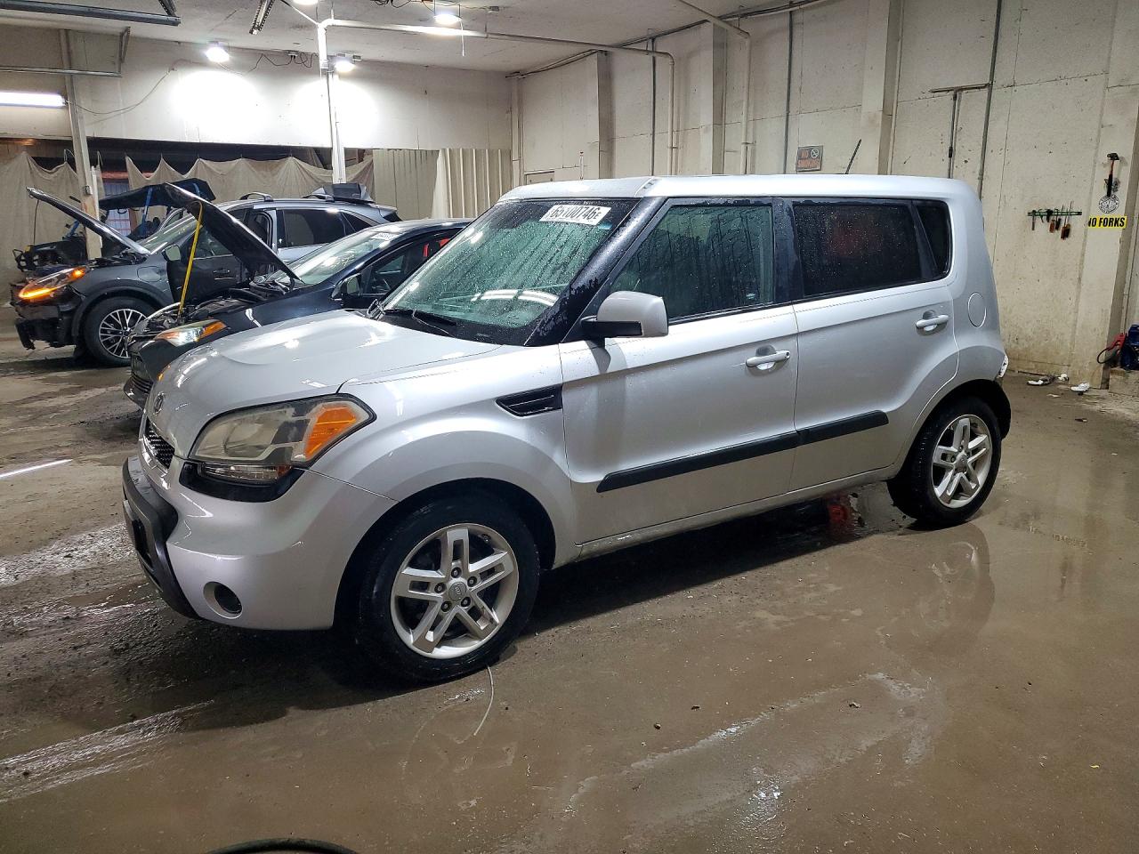 2011 Kia Soul + Silver vin: KNDJT2A28B7717019