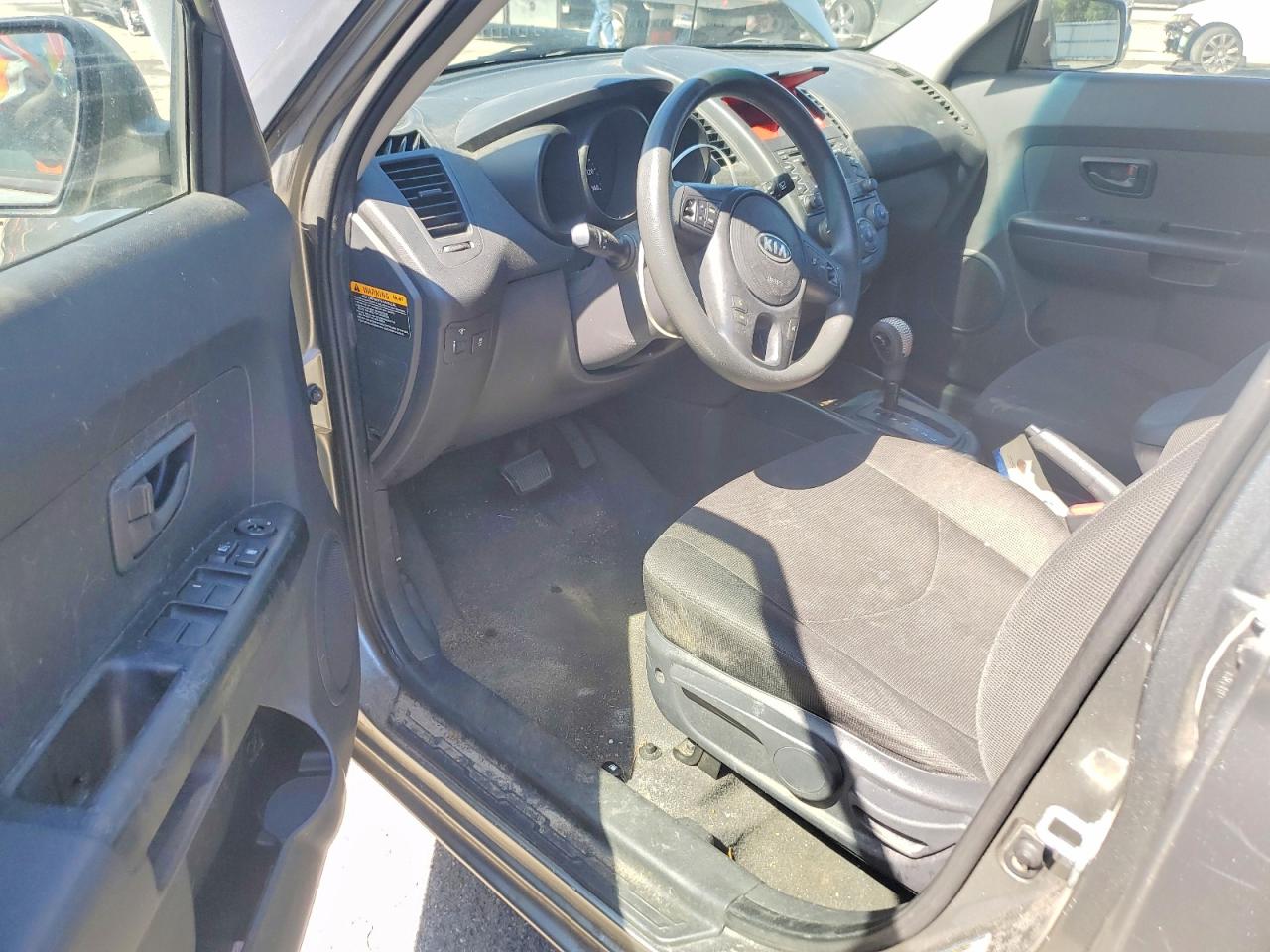 2010 Kia Soul + Charcoal vin: KNDJT2A29A7032932