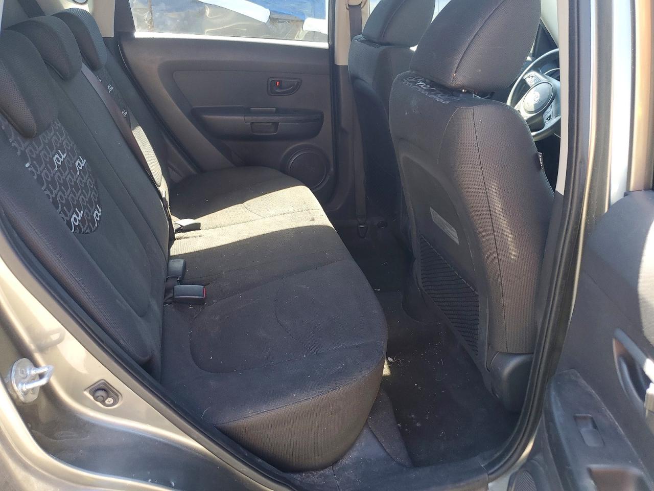 2010 Kia Soul + Charcoal vin: KNDJT2A29A7032932