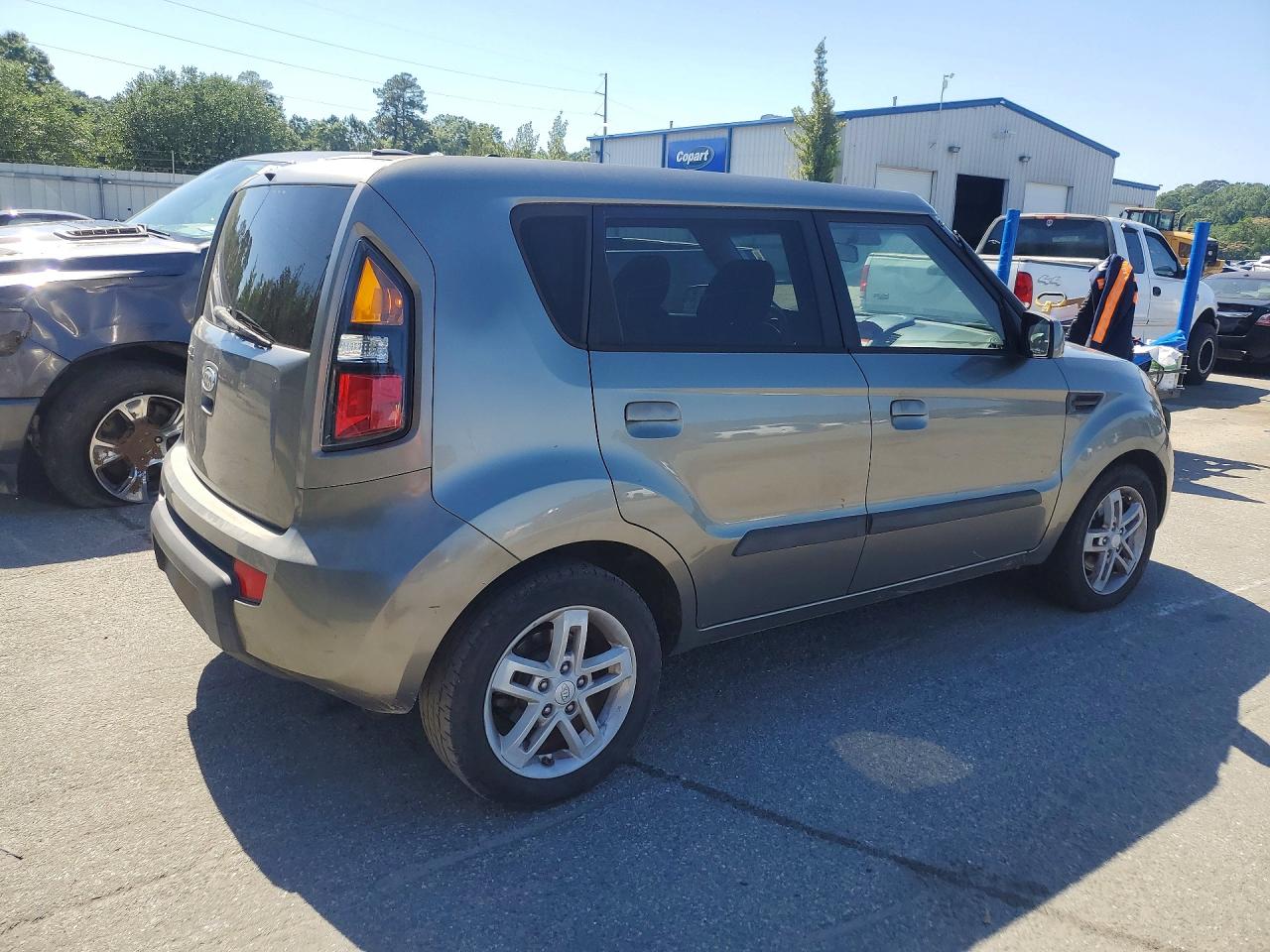 2010 Kia Soul + Charcoal vin: KNDJT2A29A7032932