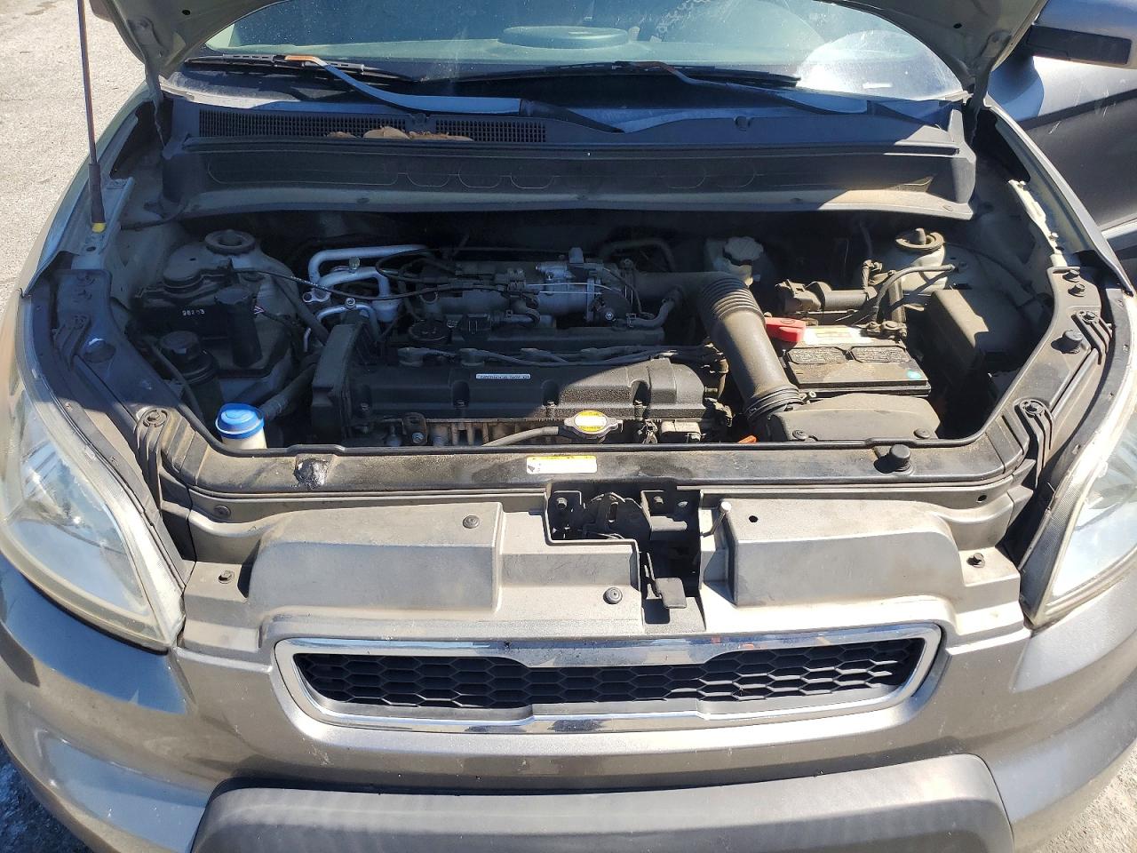 2010 Kia Soul + Charcoal vin: KNDJT2A29A7032932