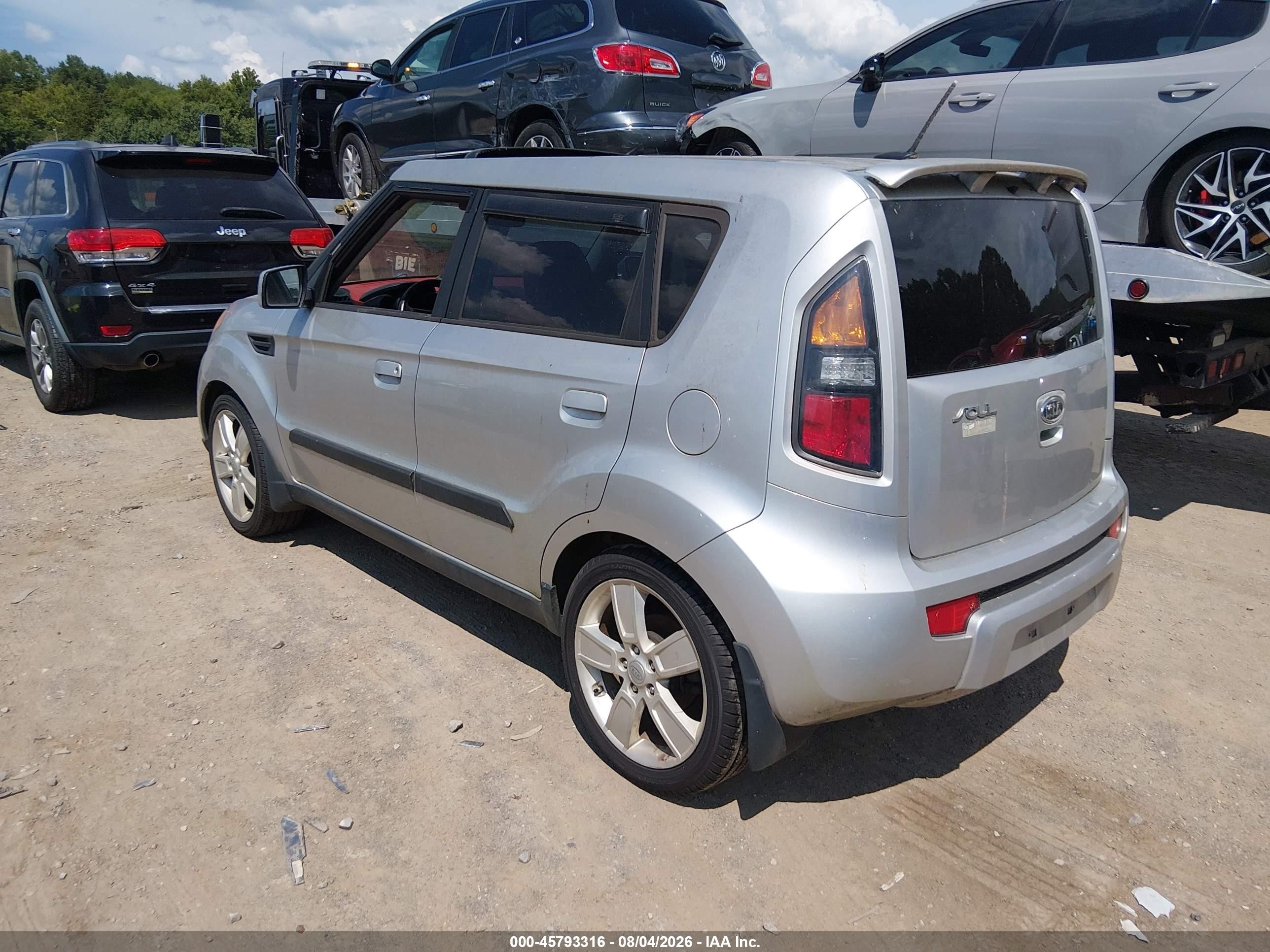 2010 Kia Soul Sport Silver vin: KNDJT2A29A7035670