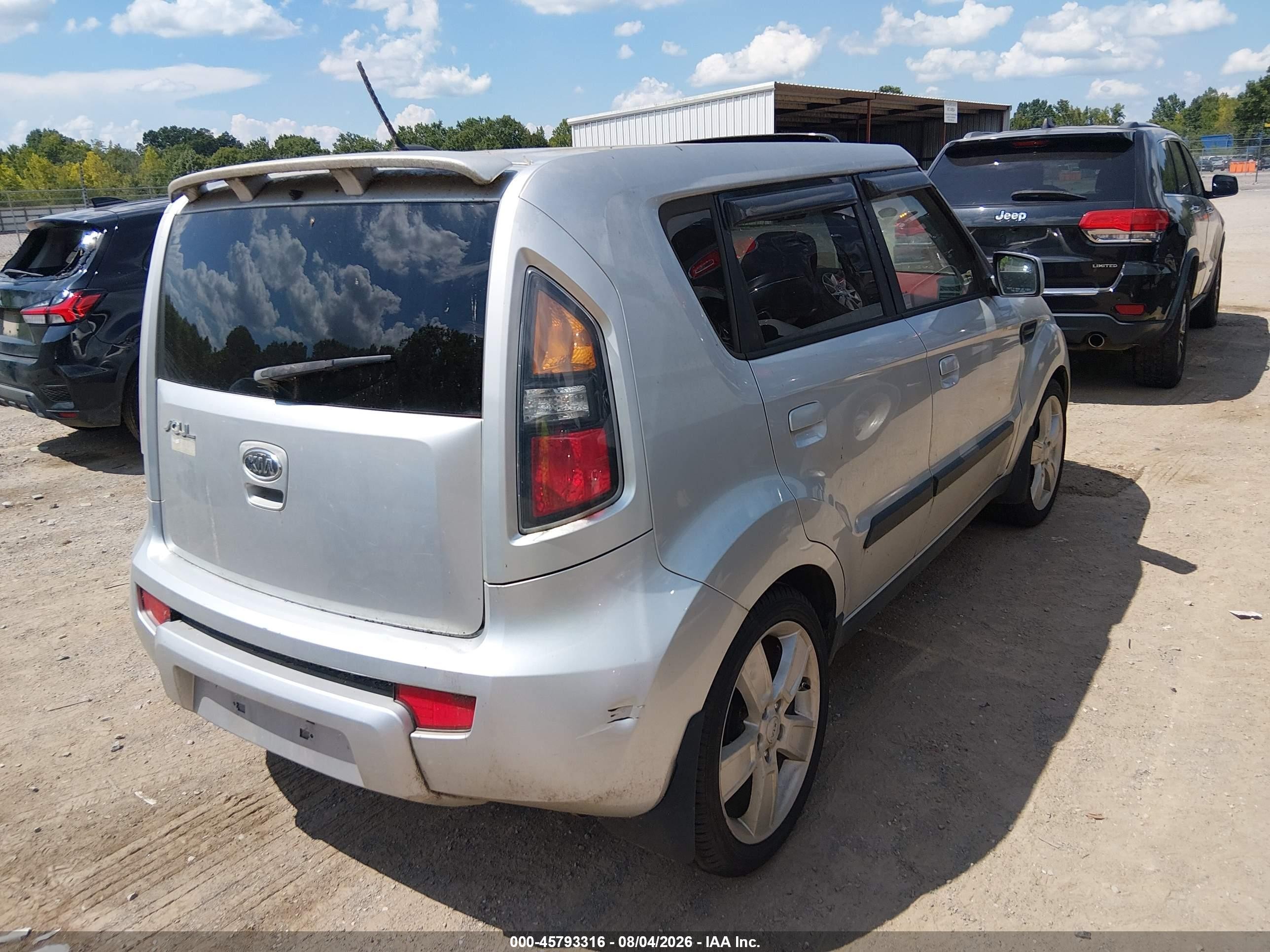 2010 Kia Soul Sport Silver vin: KNDJT2A29A7035670