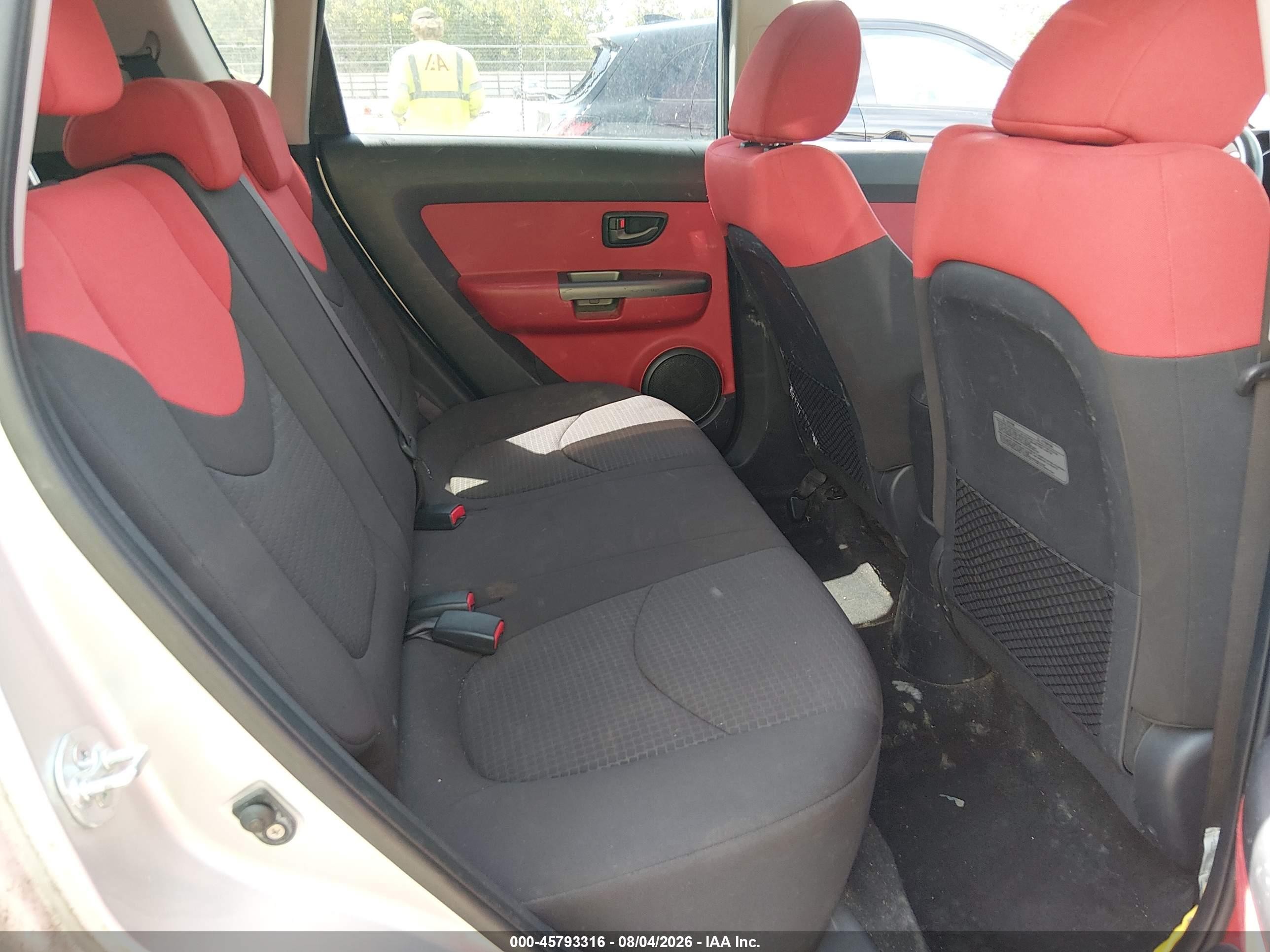 2010 Kia Soul Sport Silver vin: KNDJT2A29A7035670