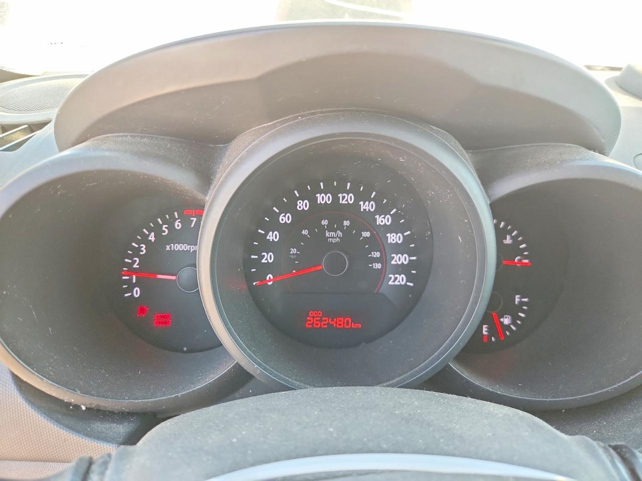 2010 Kia Soul + Кремовый vin: KNDJT2A29A7049603