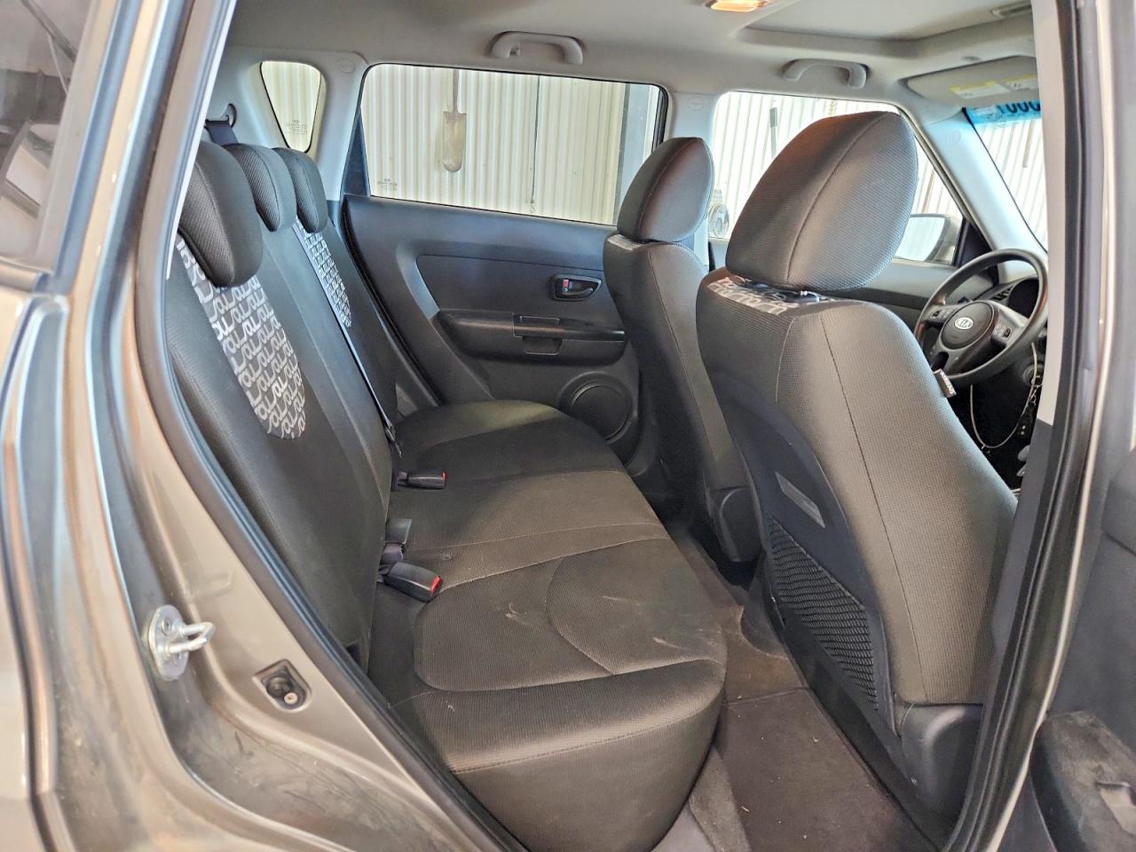 2010 Kia Soul + Gray vin: KNDJT2A29A7061735