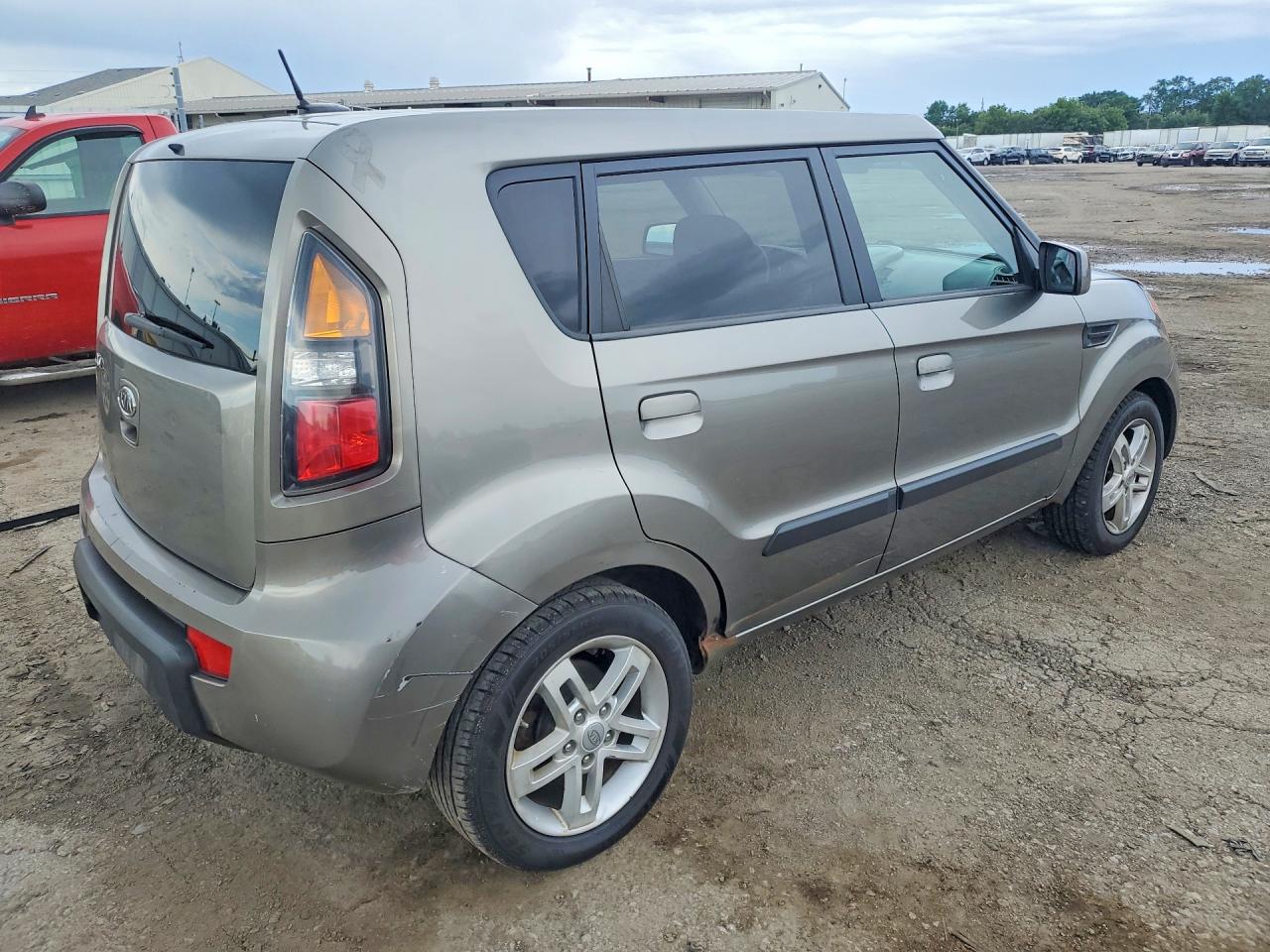 2010 Kia Soul + Gray vin: KNDJT2A29A7118659