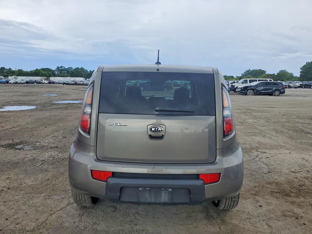 2010 Kia Soul + Gray vin: KNDJT2A29A7118659