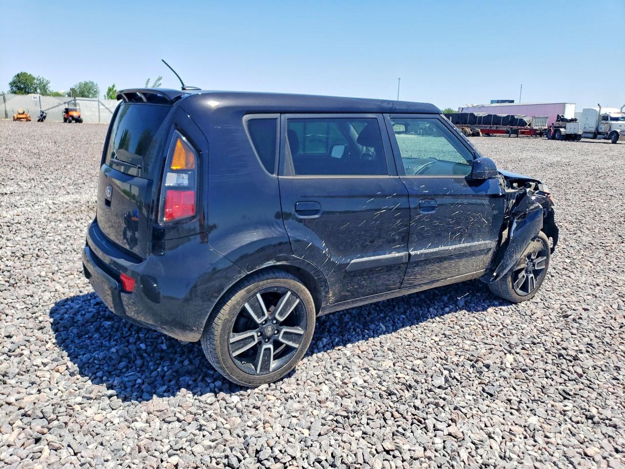 2010 Kia Soul + Black vin: KNDJT2A29A7125367