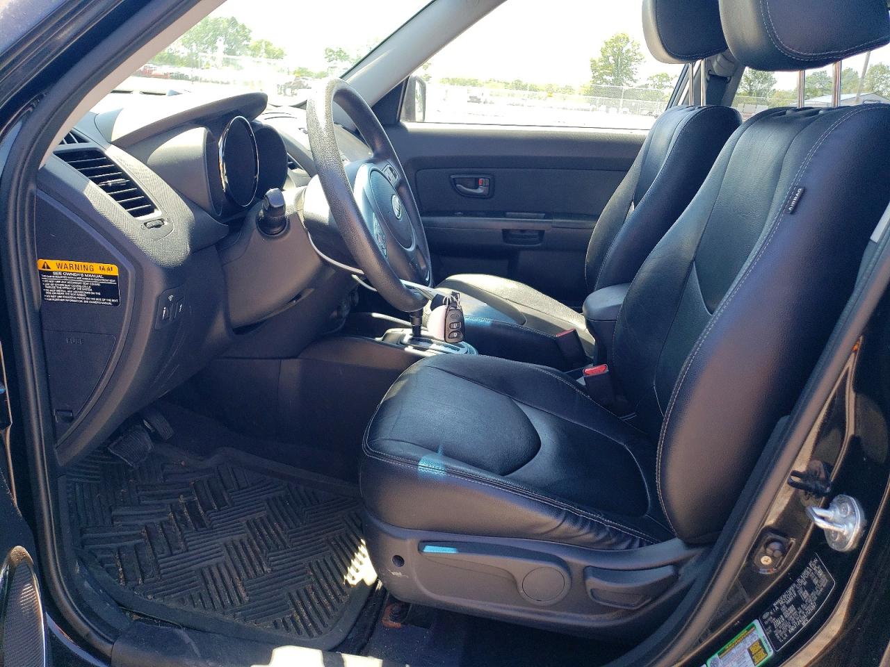2010 Kia Soul + Black vin: KNDJT2A29A7125367