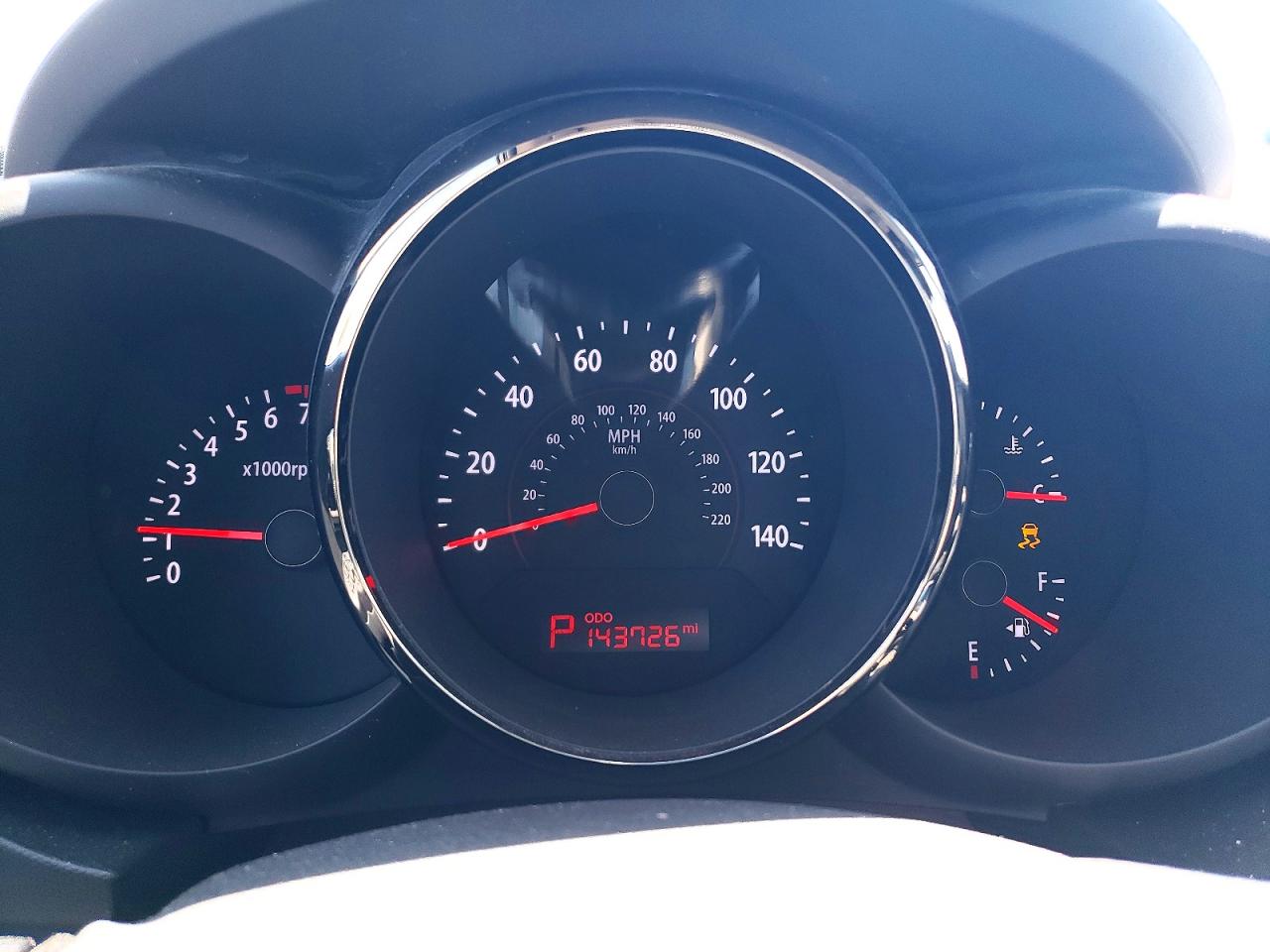 2010 Kia Soul + Black vin: KNDJT2A29A7125367