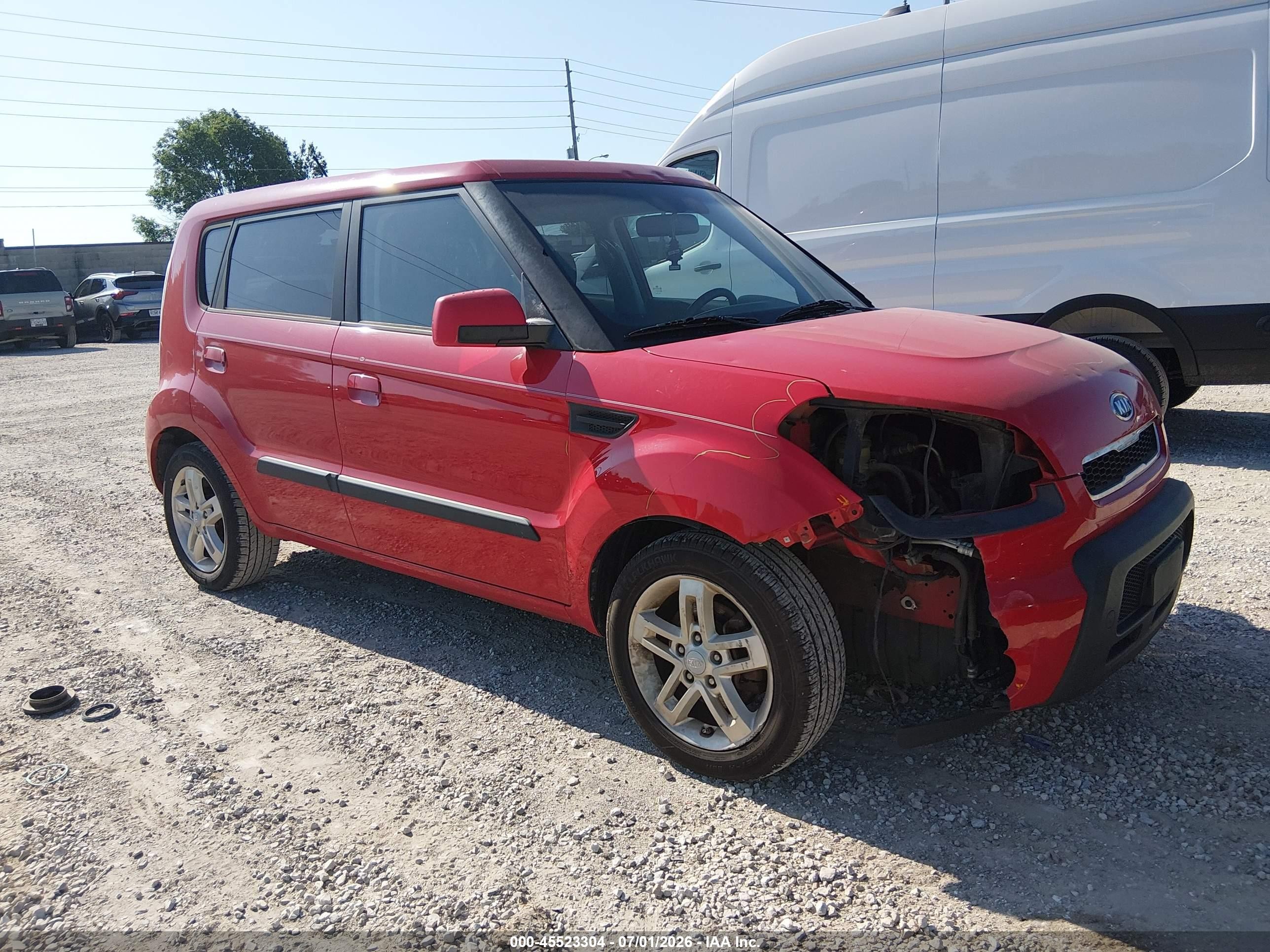 2010 Kia Soul + Red vin: KNDJT2A29A7125434