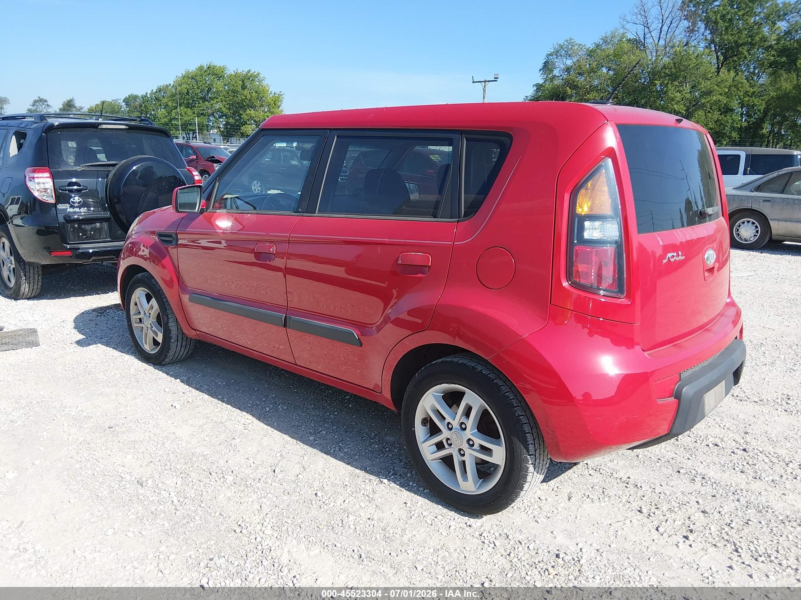 2010 Kia Soul + Red vin: KNDJT2A29A7125434