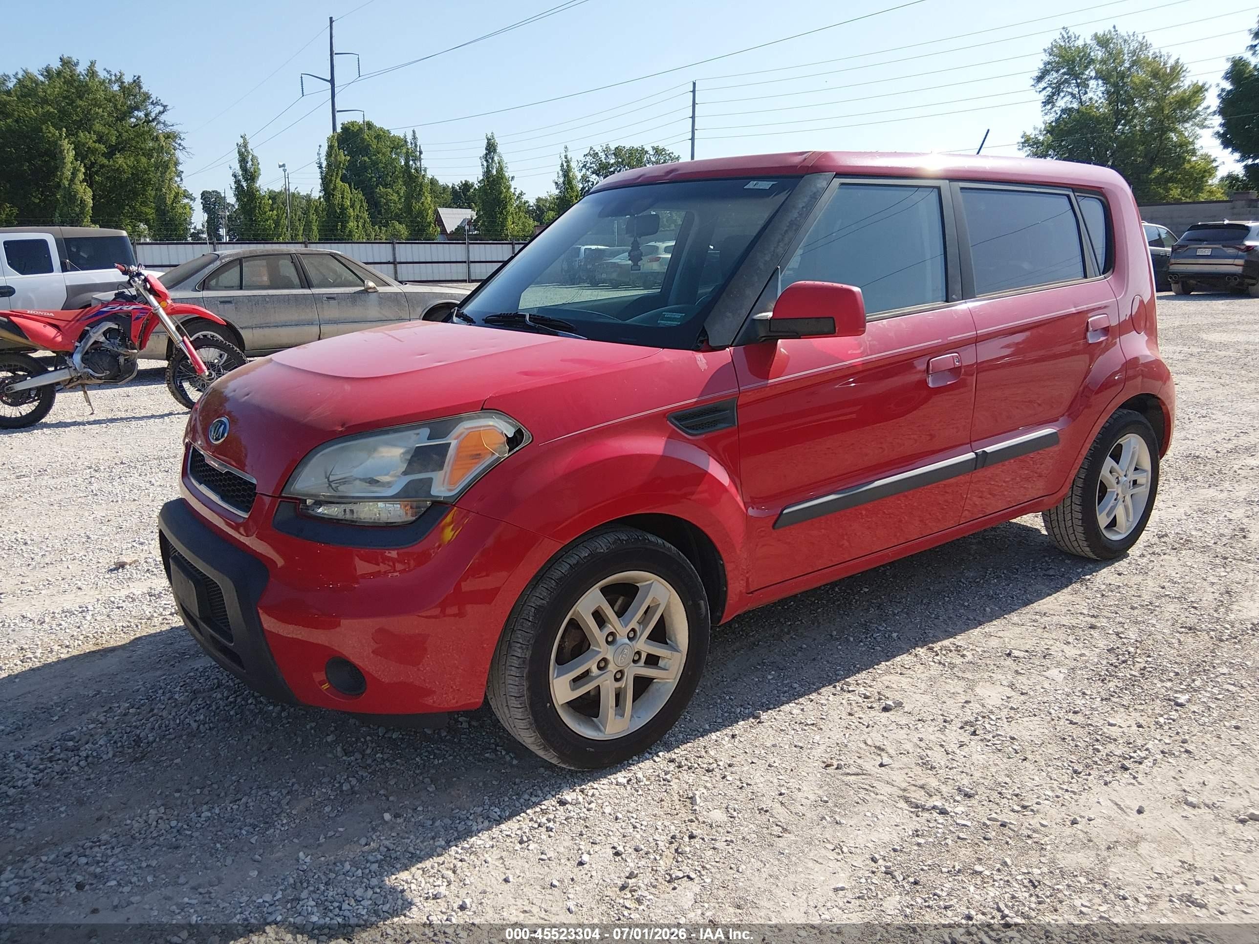 2010 Kia Soul + Red vin: KNDJT2A29A7125434