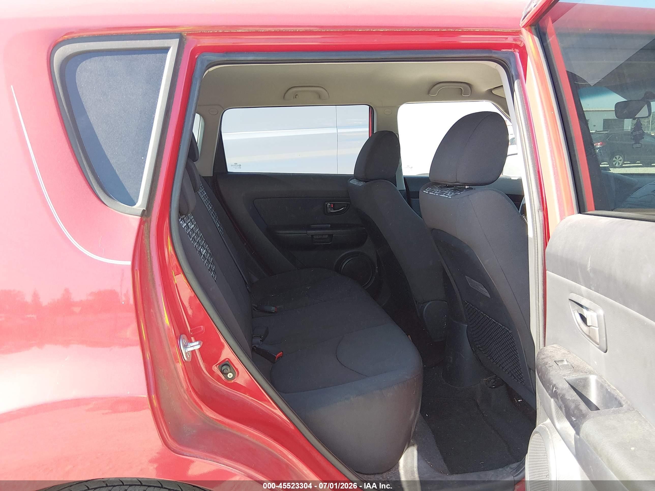 2010 Kia Soul + Red vin: KNDJT2A29A7125434