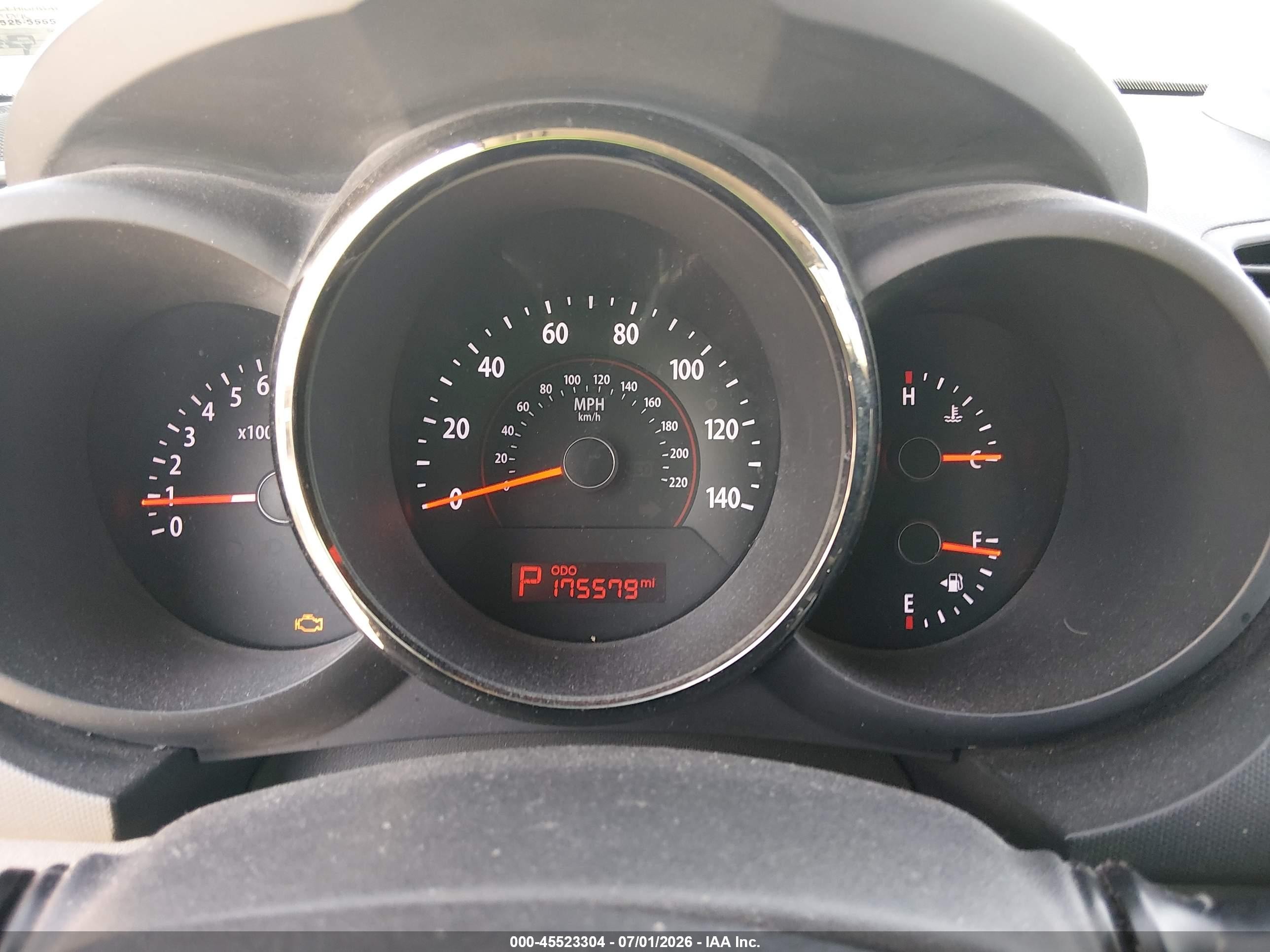 2010 Kia Soul + Red vin: KNDJT2A29A7125434